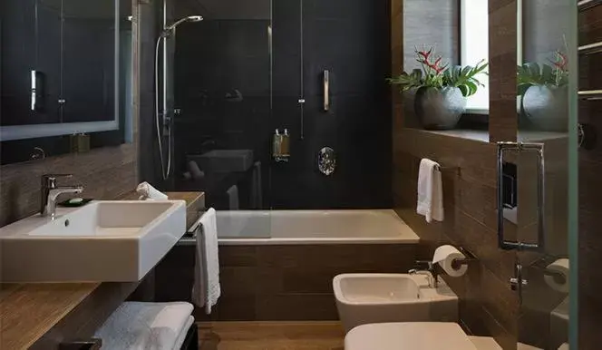 Bathroom in Starhotels Echo