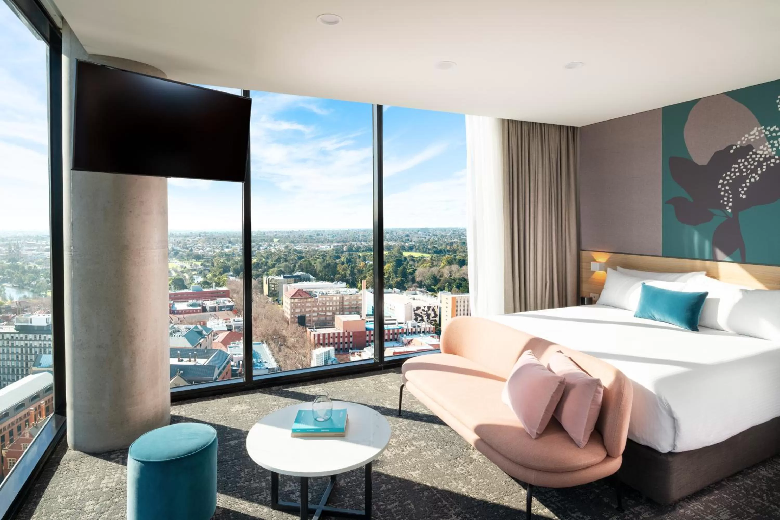 Mountain view, Bed in Crowne Plaza Adelaide by IHG