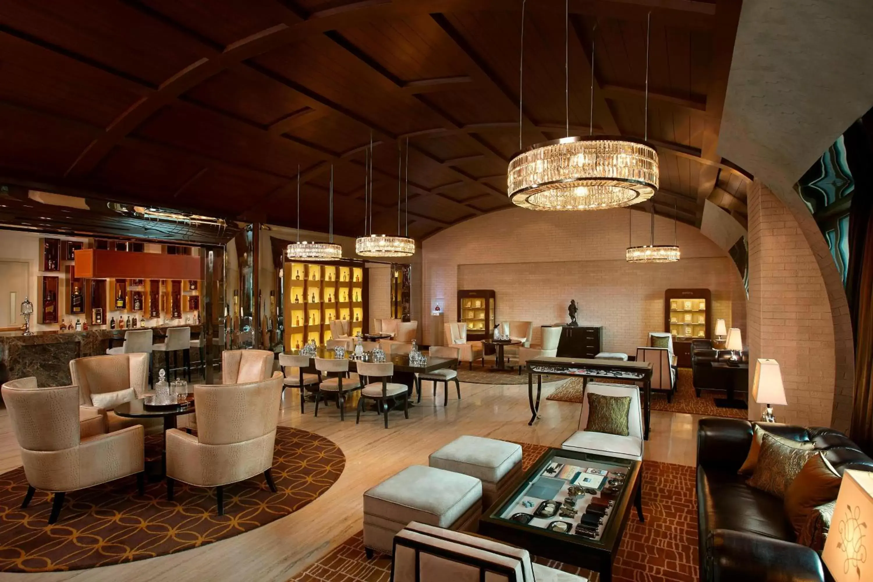 Lounge or bar, Lounge/Bar in ITC Grand Chola, a Luxury Collection Hotel, Chennai