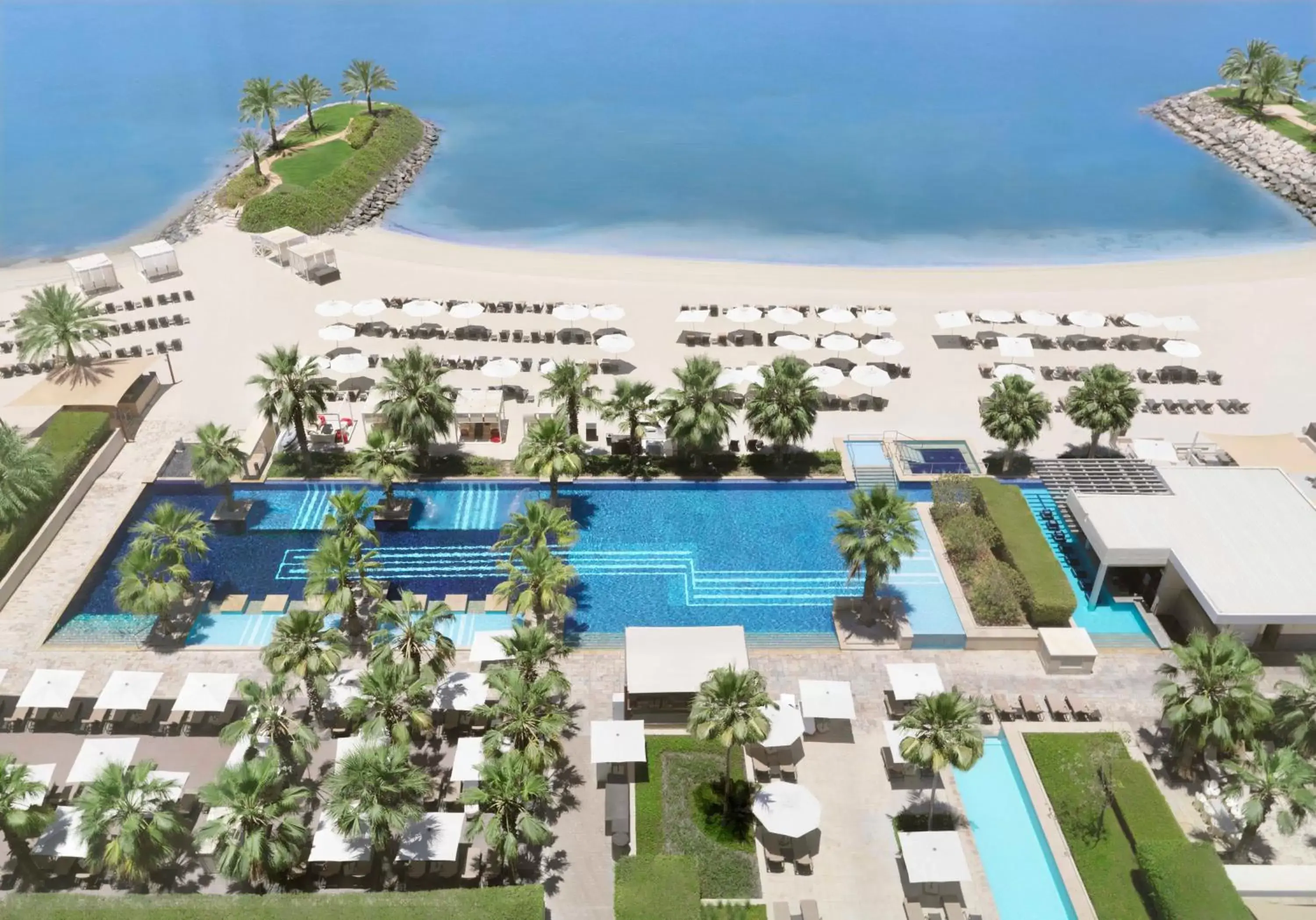 Beach in Fairmont Bab Al Bahr