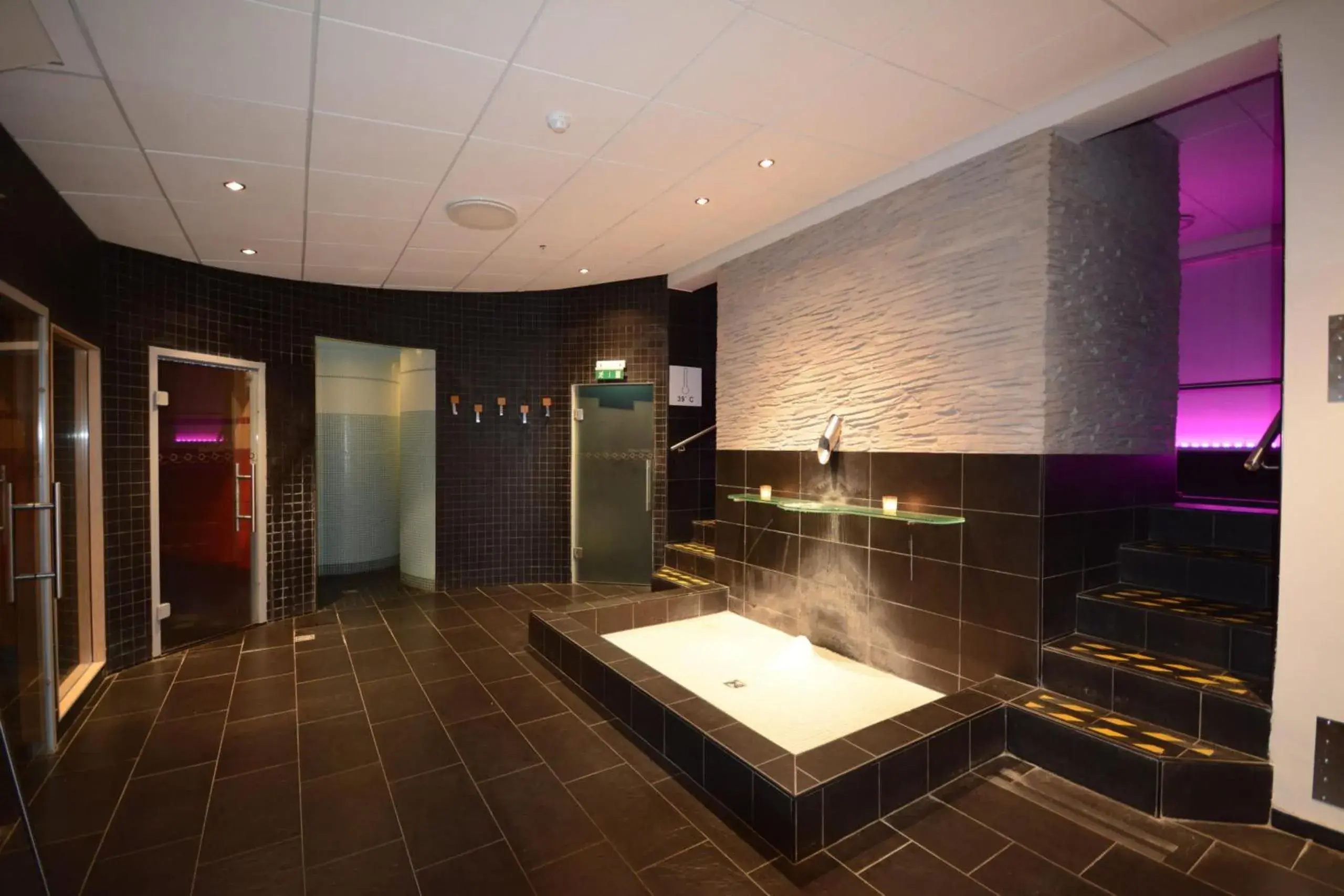 Spa and wellness centre/facilities, Bathroom in Hotel Selfoss & Spa