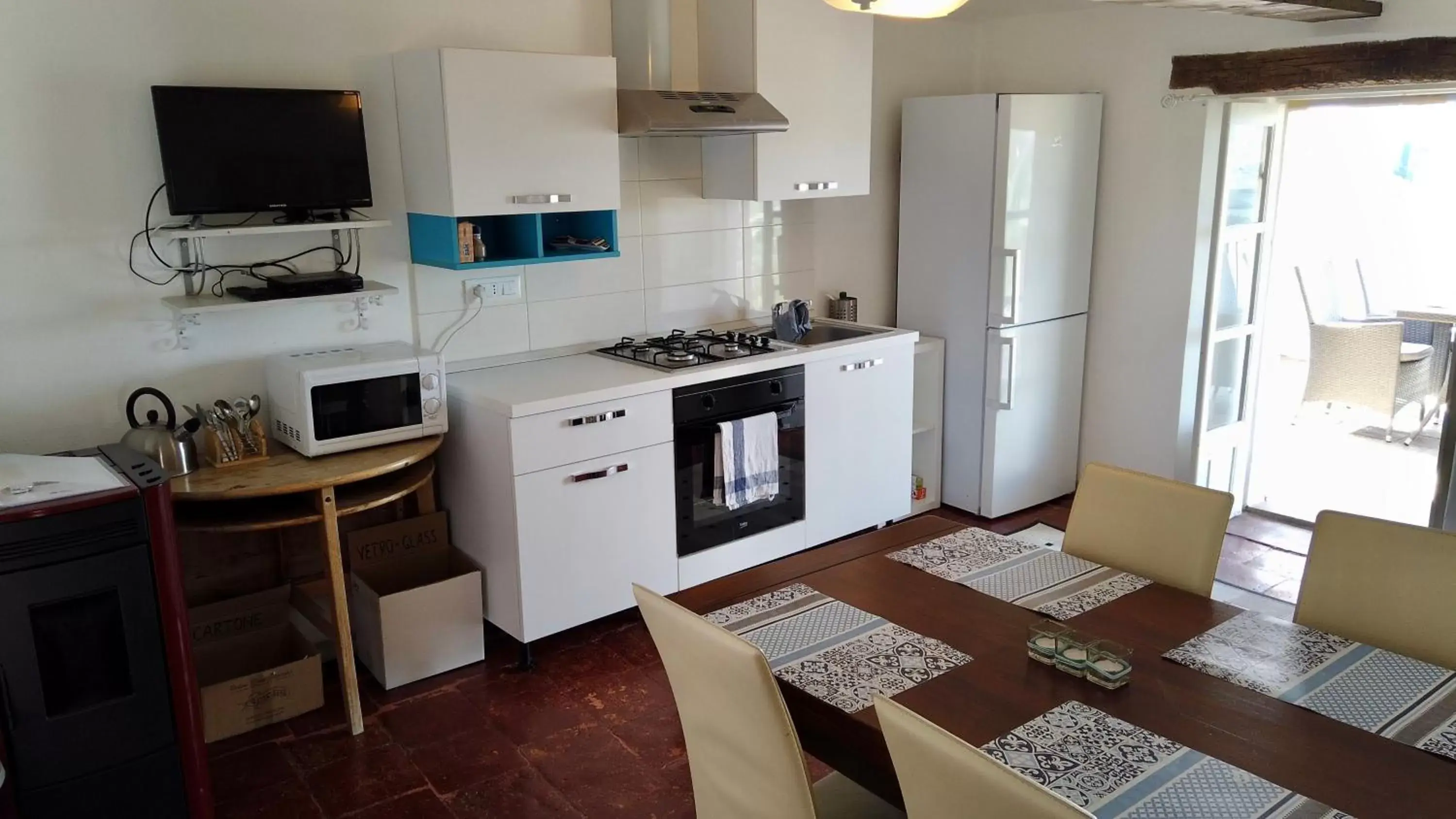 Dining area, Kitchen/Kitchenette in La Maggiorina