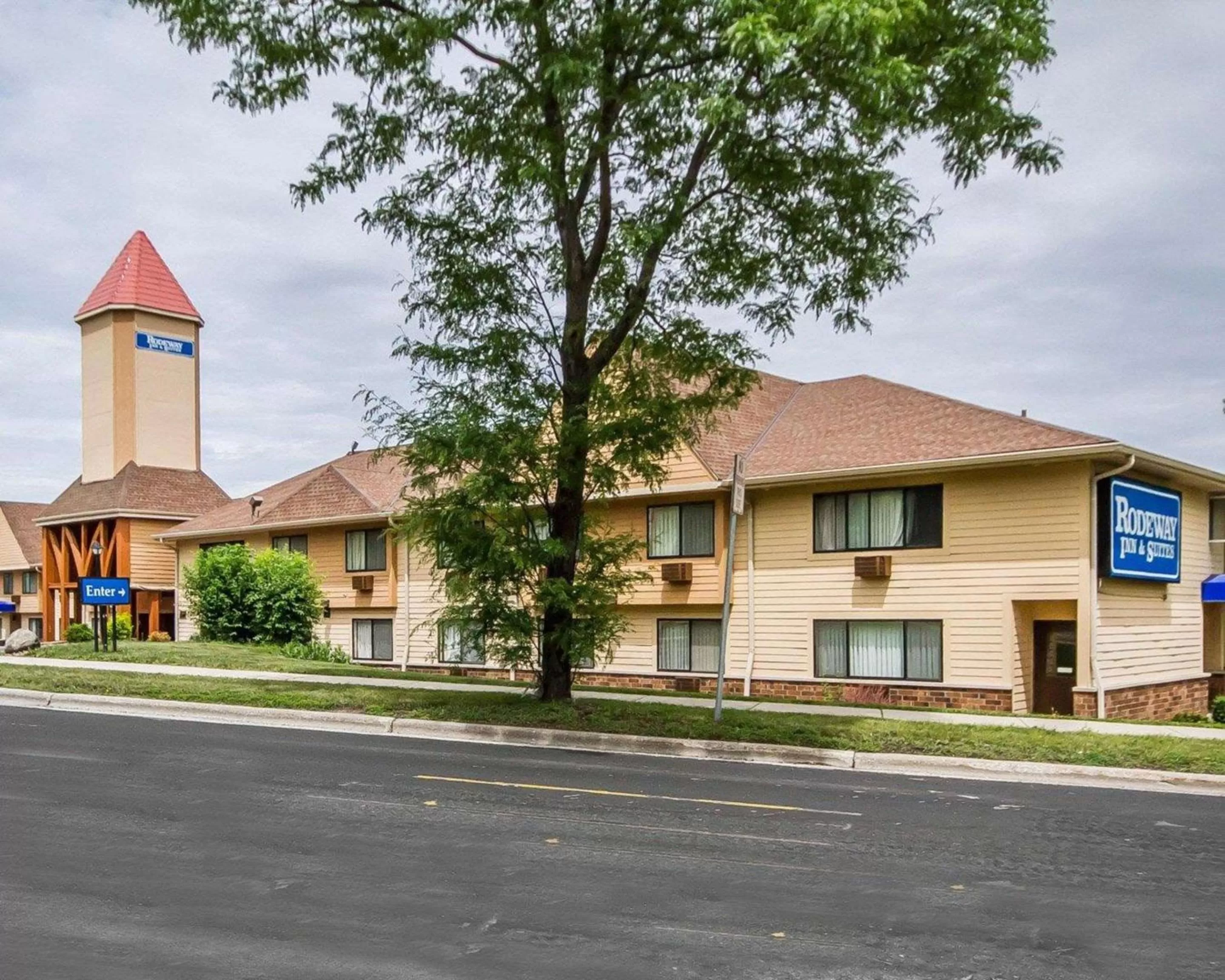 Property building in Rodeway Inn & Suites Madison East