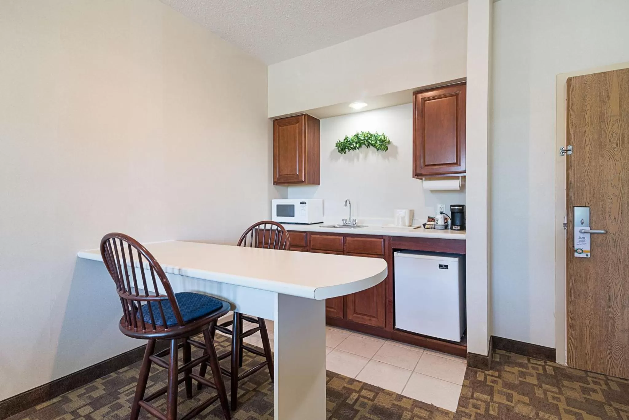 Kitchen or kitchenette in Quality Inn & Suites Schoharie near Howe Caverns