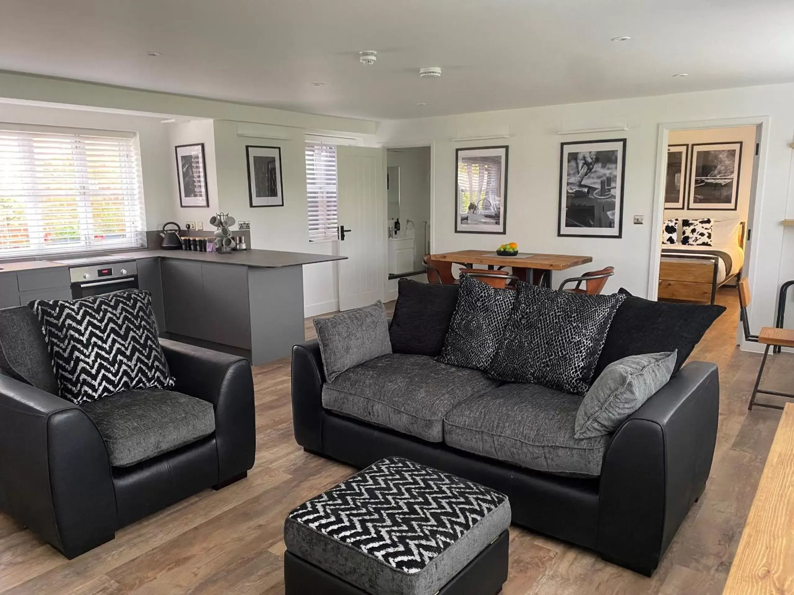 Bedroom, Seating Area in The Onley - Booking Urban