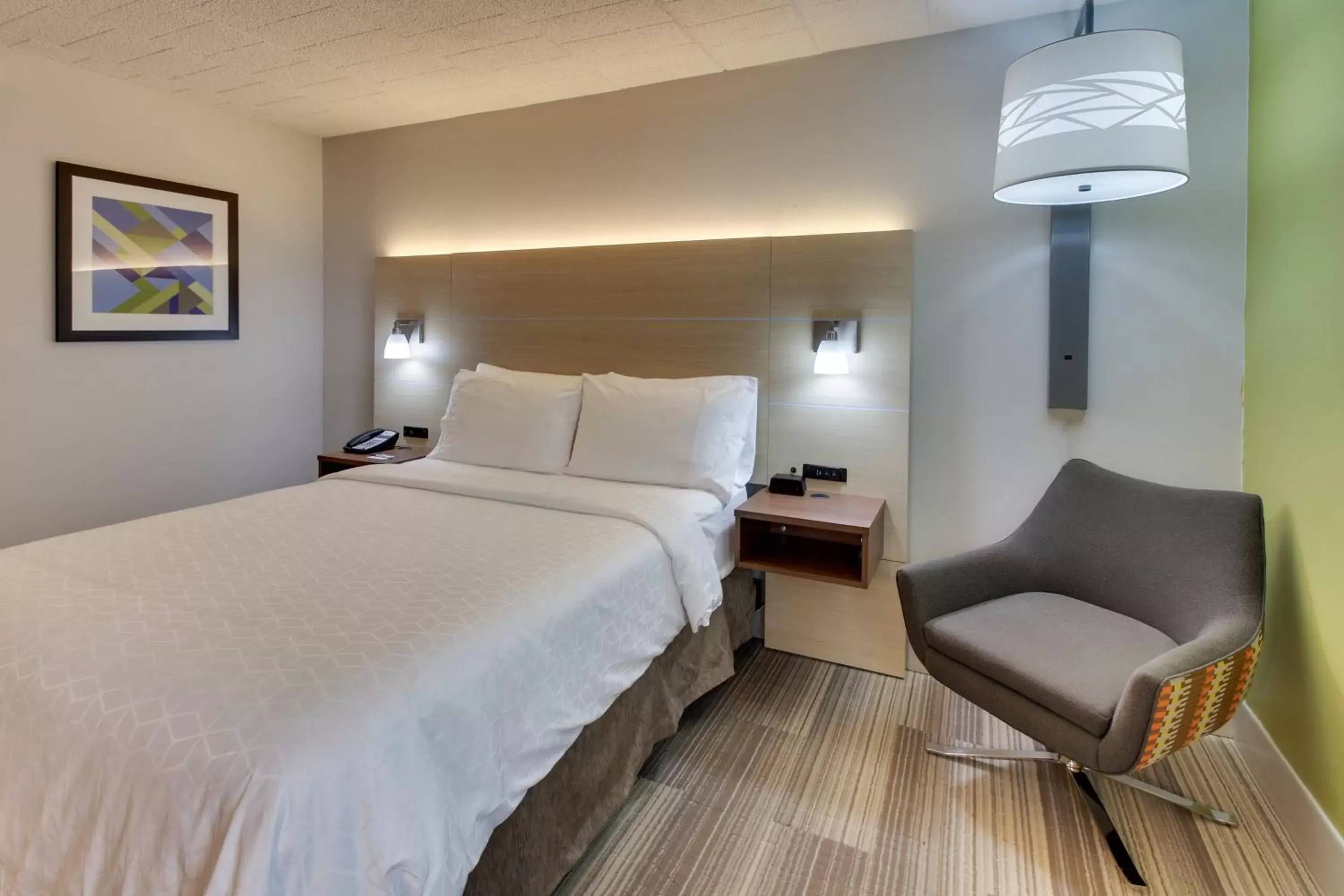 Photo of the whole room, Bed in Holiday Inn Express Pittston - Scranton Airport, an IHG Hotel