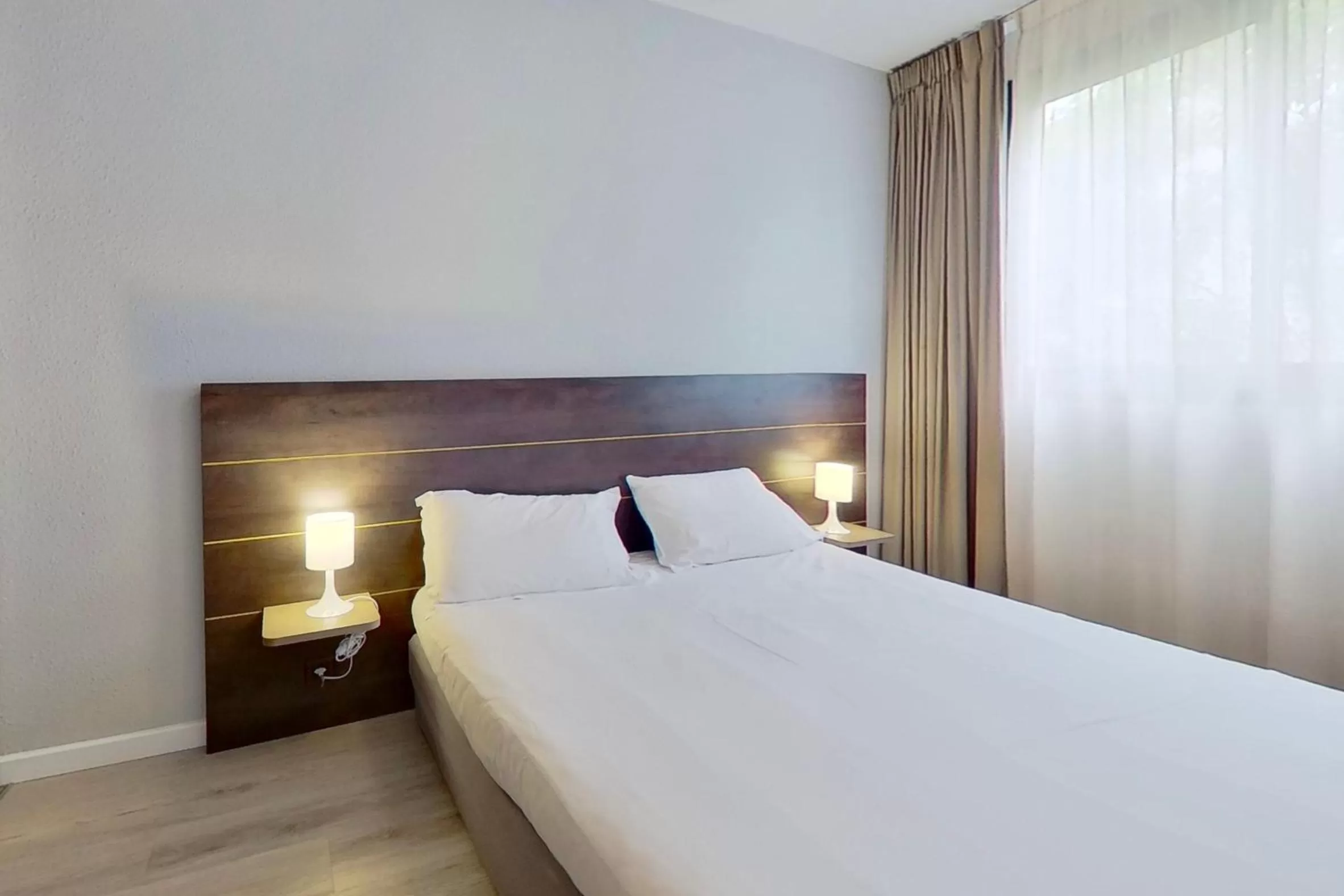 Bedroom, Bed in City Résidence Aix-en-Provence