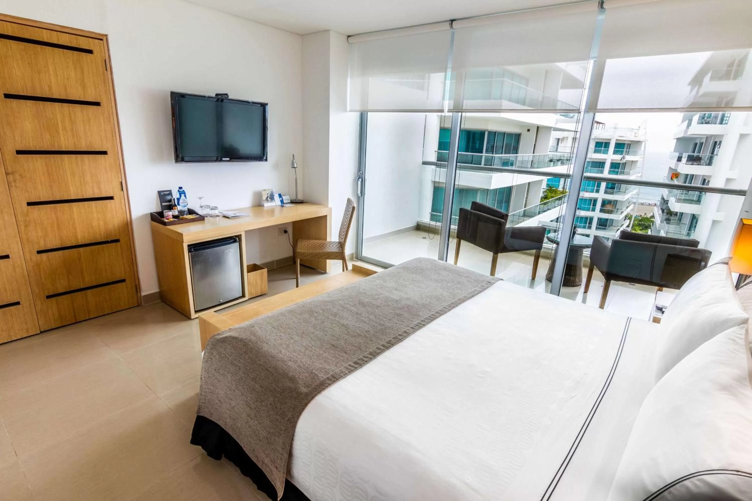 Photo of the whole room, Bed in Sonesta Hotel Cartagena