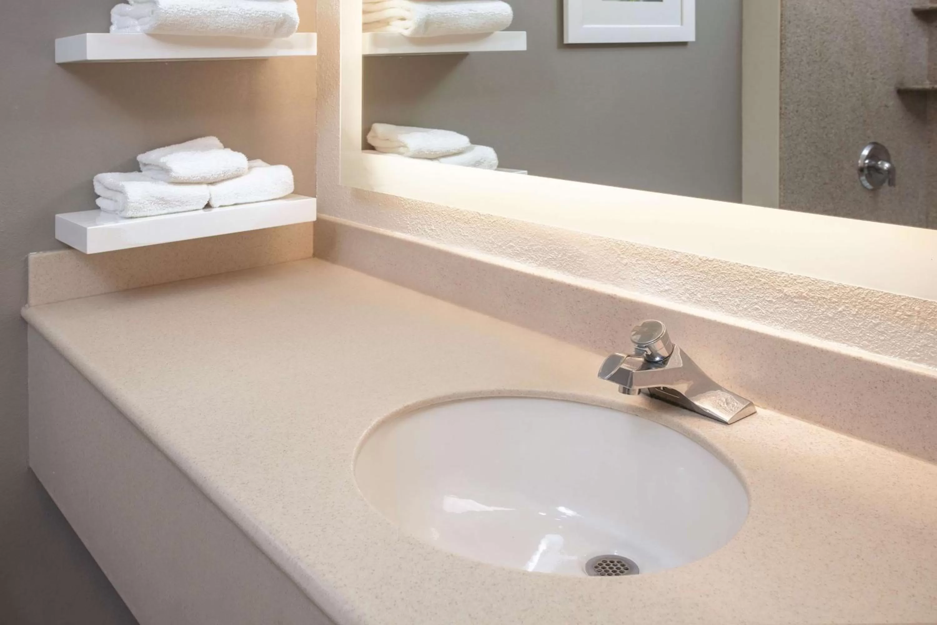 Photo of the whole room in La Quinta by Wyndham Dublin - Pleasanton