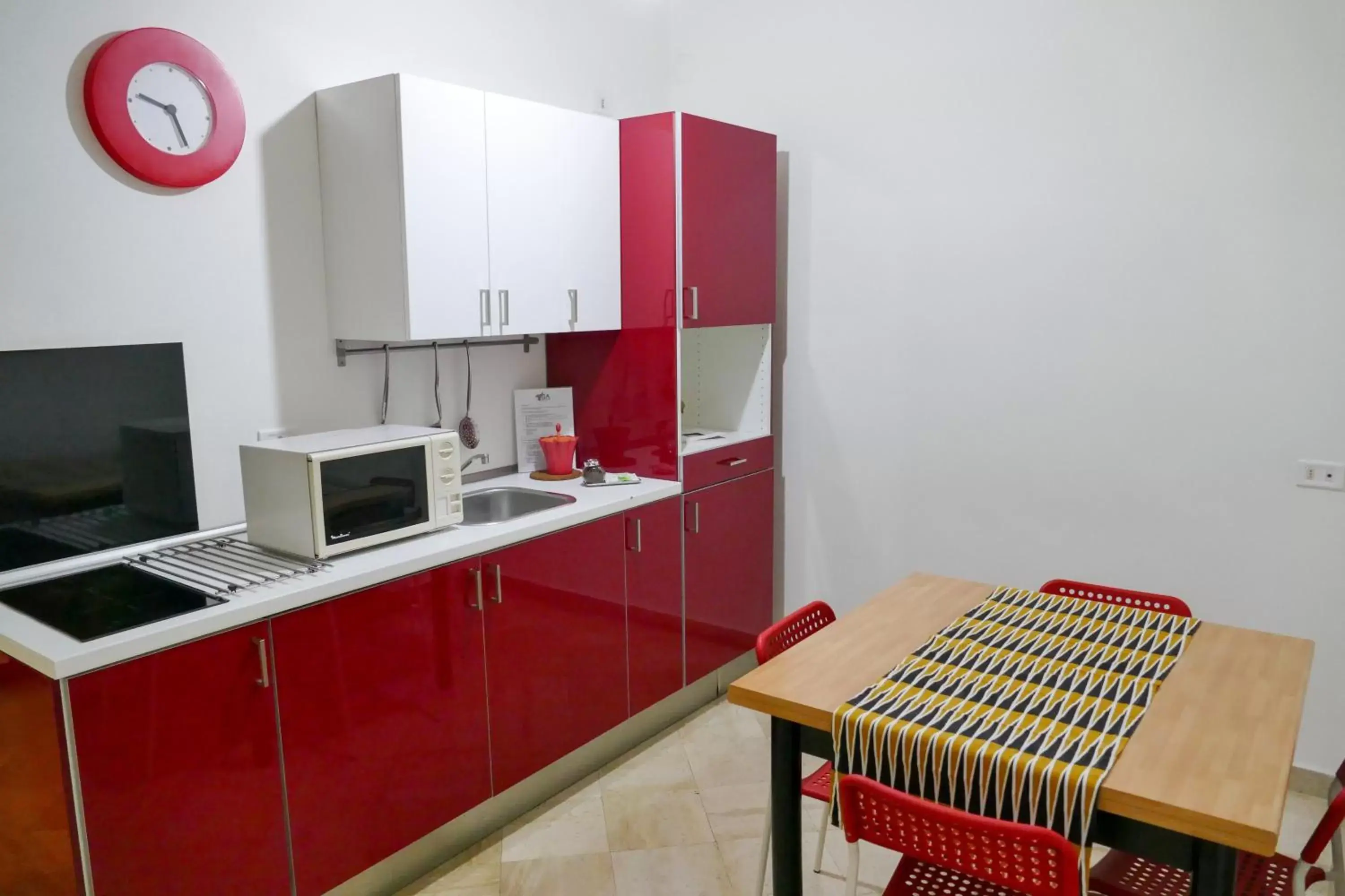 Kitchen or kitchenette, Kitchen/Kitchenette in Visa Residence