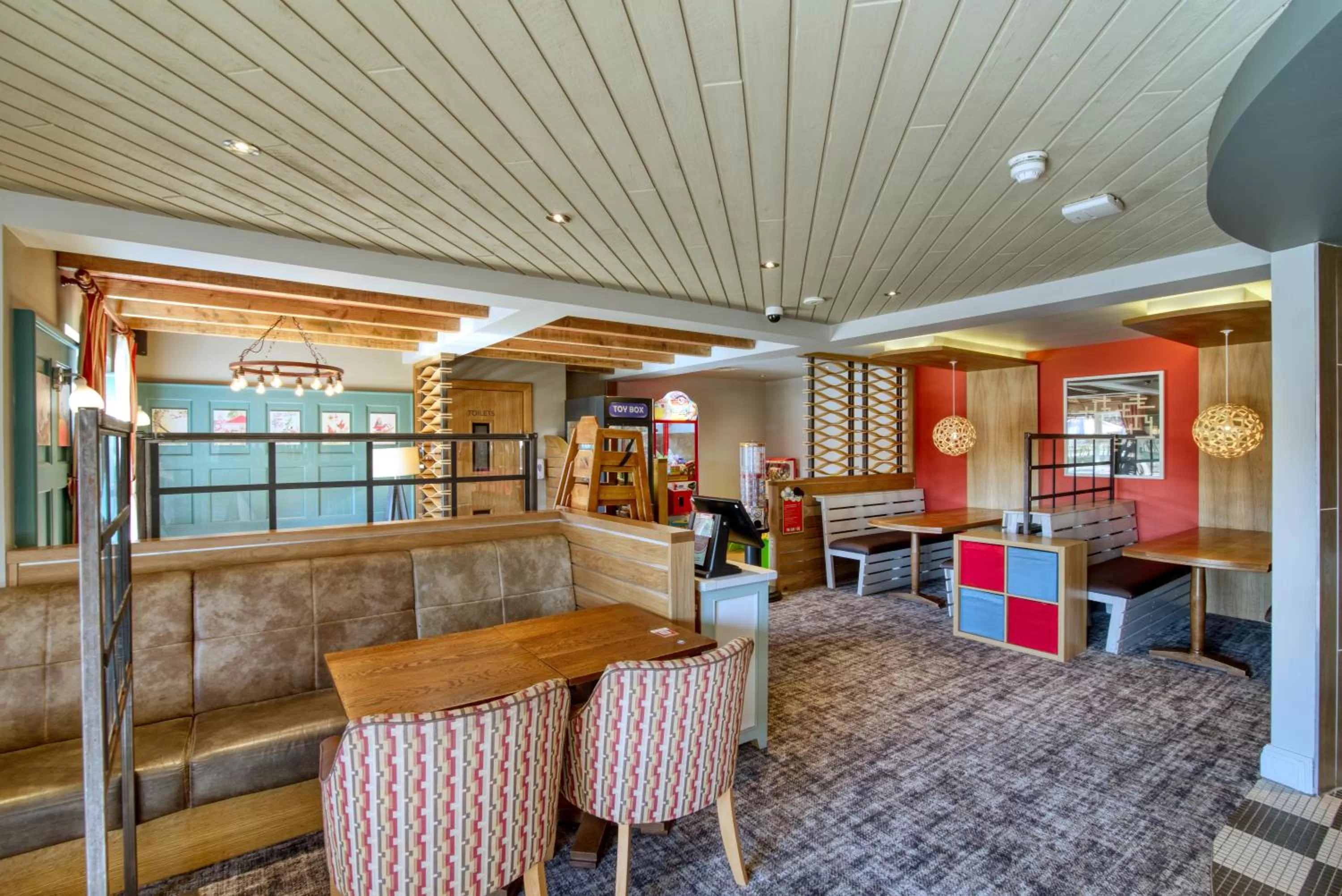 Restaurant/places to eat in Queen of the Loch, Balloch by Marston's Inns