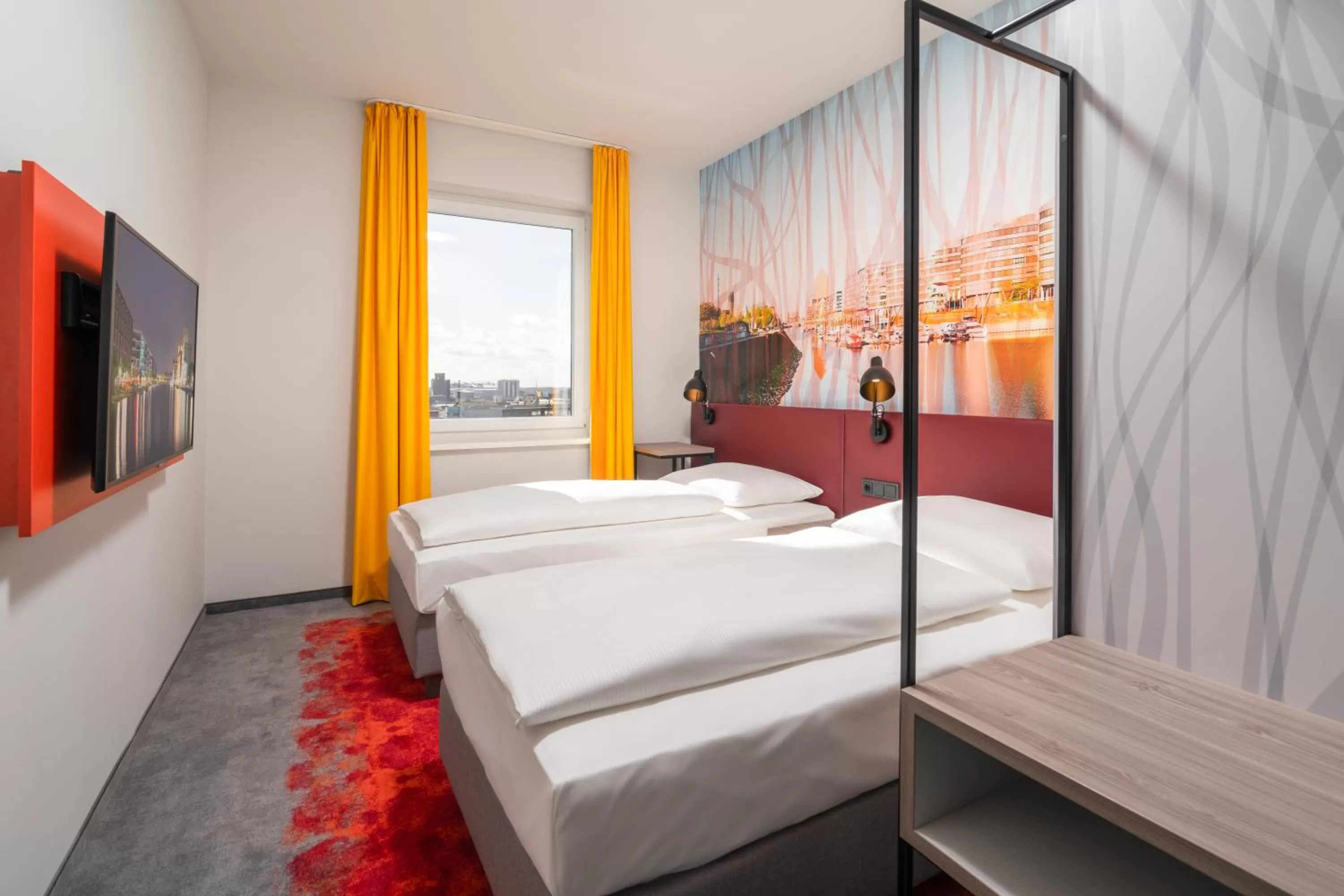 Photo of the whole room, Bed in Campanile Duisburg City