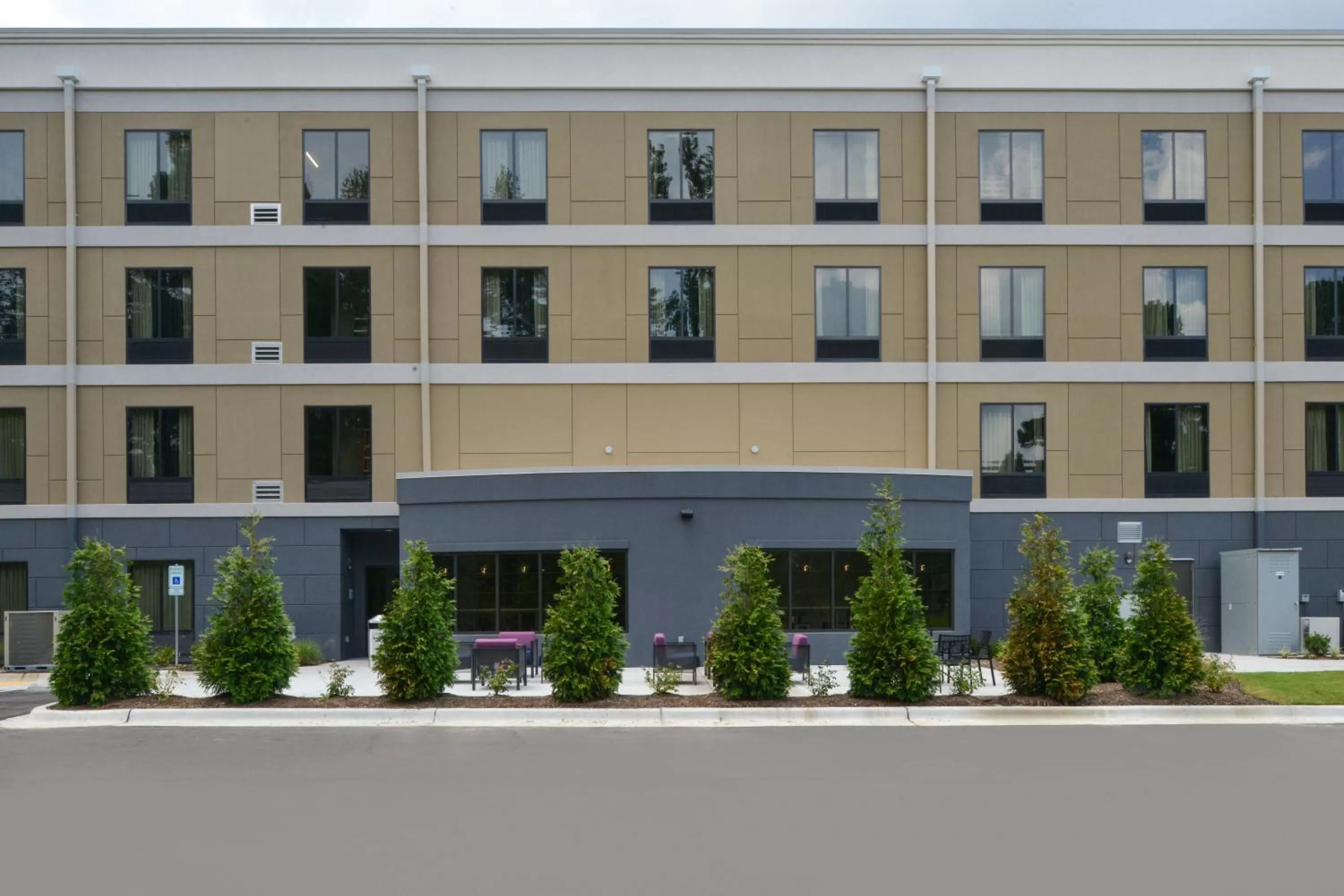Property building in Holiday Inn Express and Suites Bryant - Benton Area by IHG