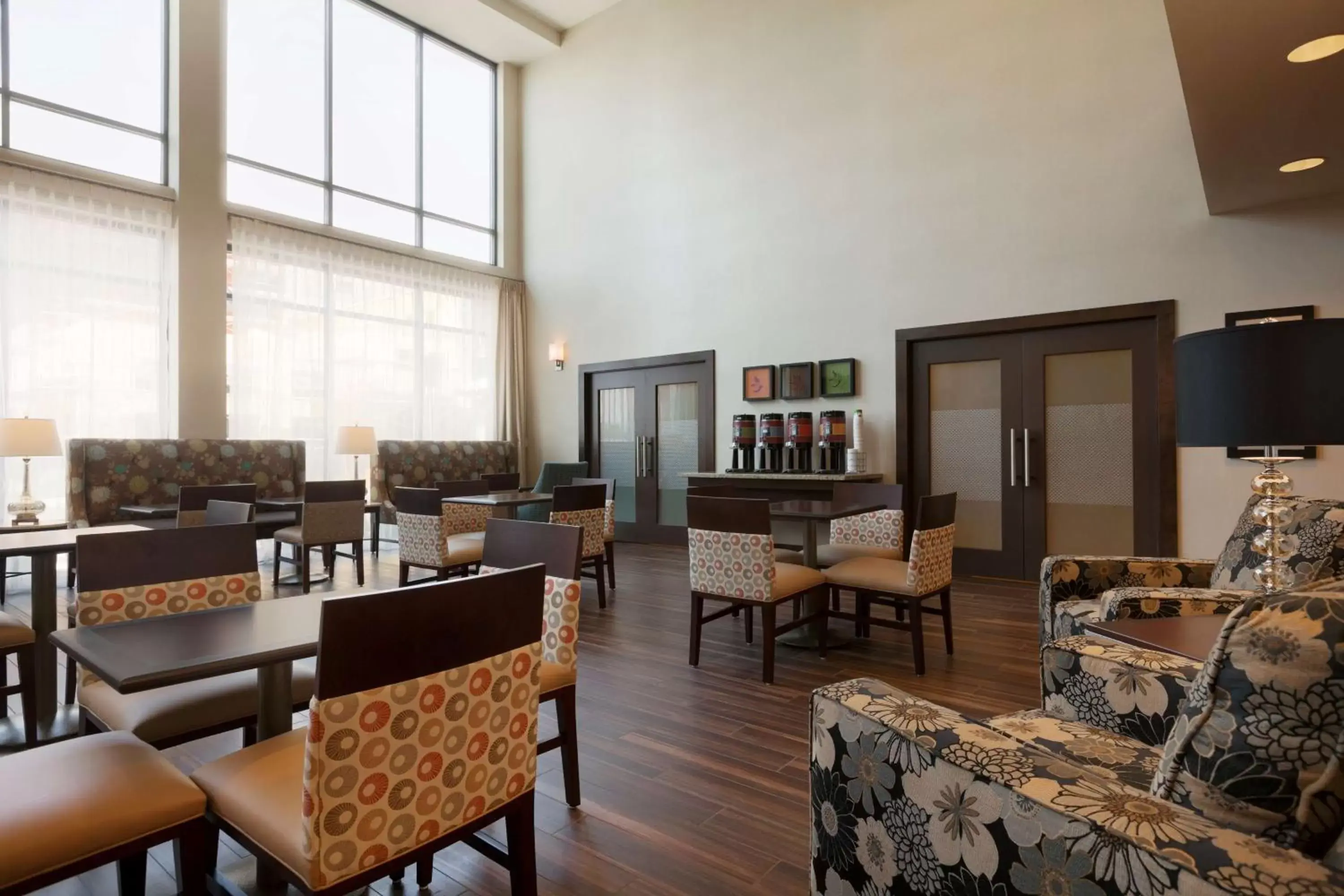 Dining area, Restaurant/Places to Eat in Hampton Inn & Suites Portland/Hillsboro-Evergreen Park