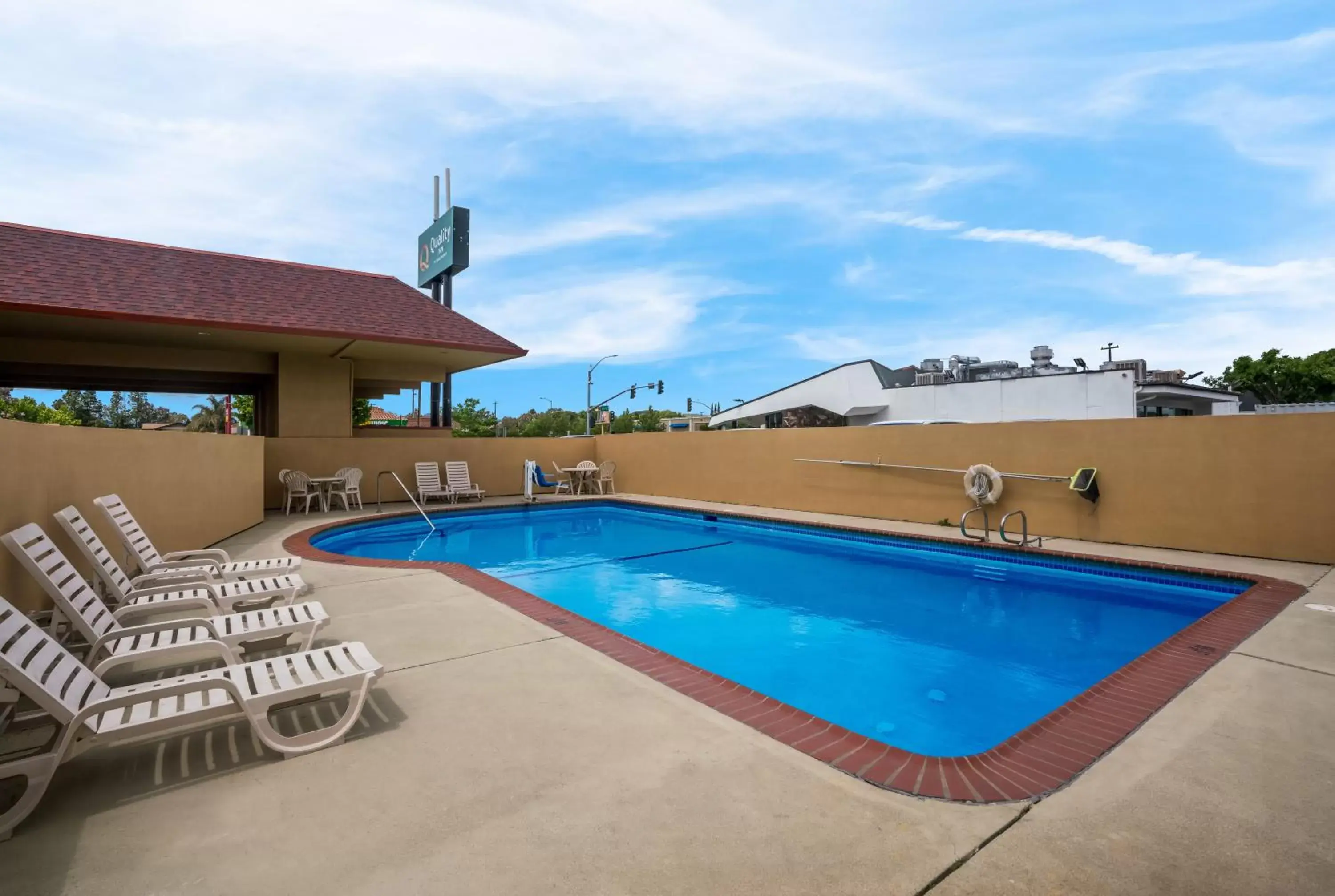 Swimming Pool in Quality Inn Fairfield Napa Valley Area