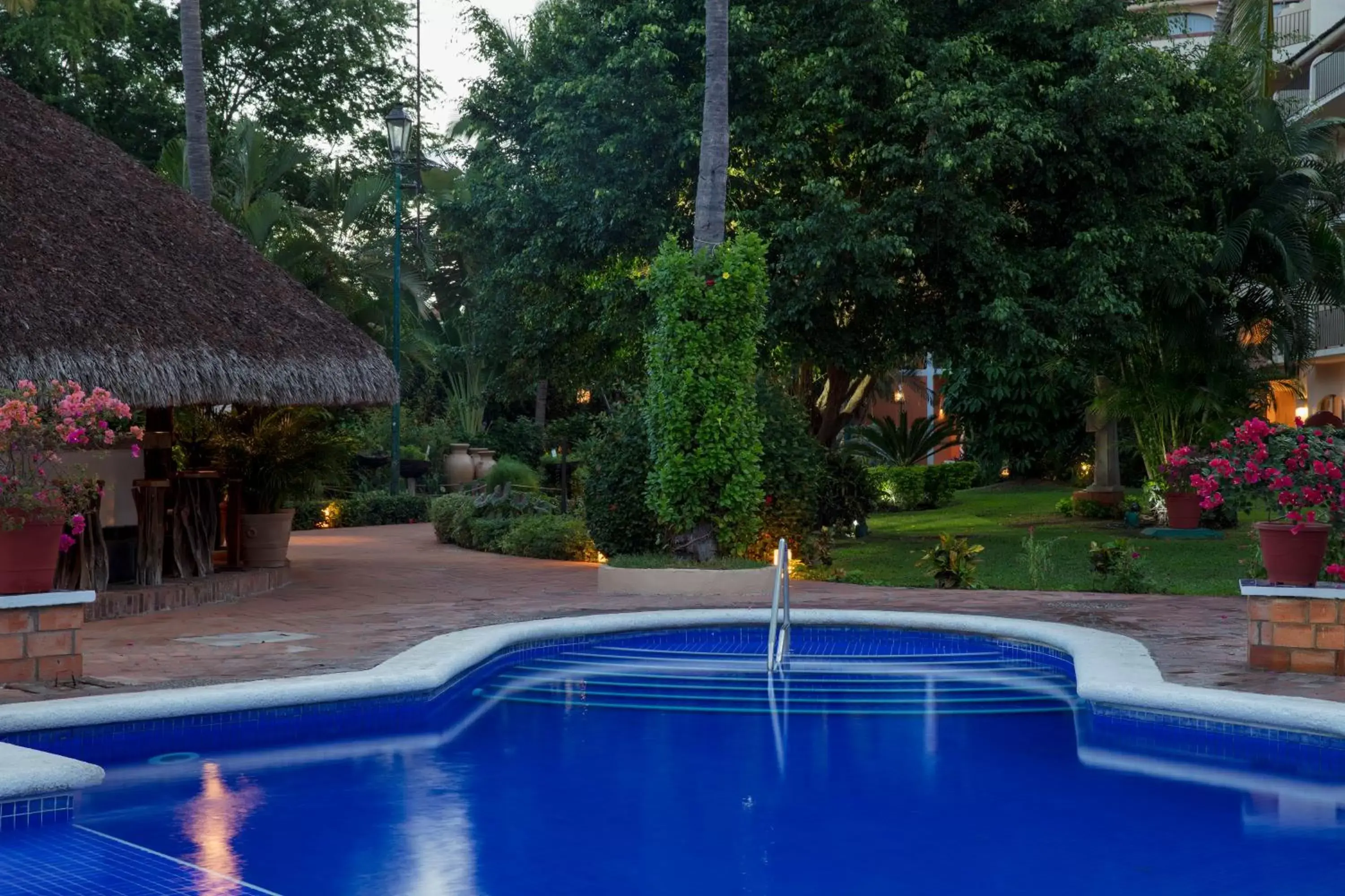 Garden, Swimming Pool in Flamingo Vallarta Hotel & Marina