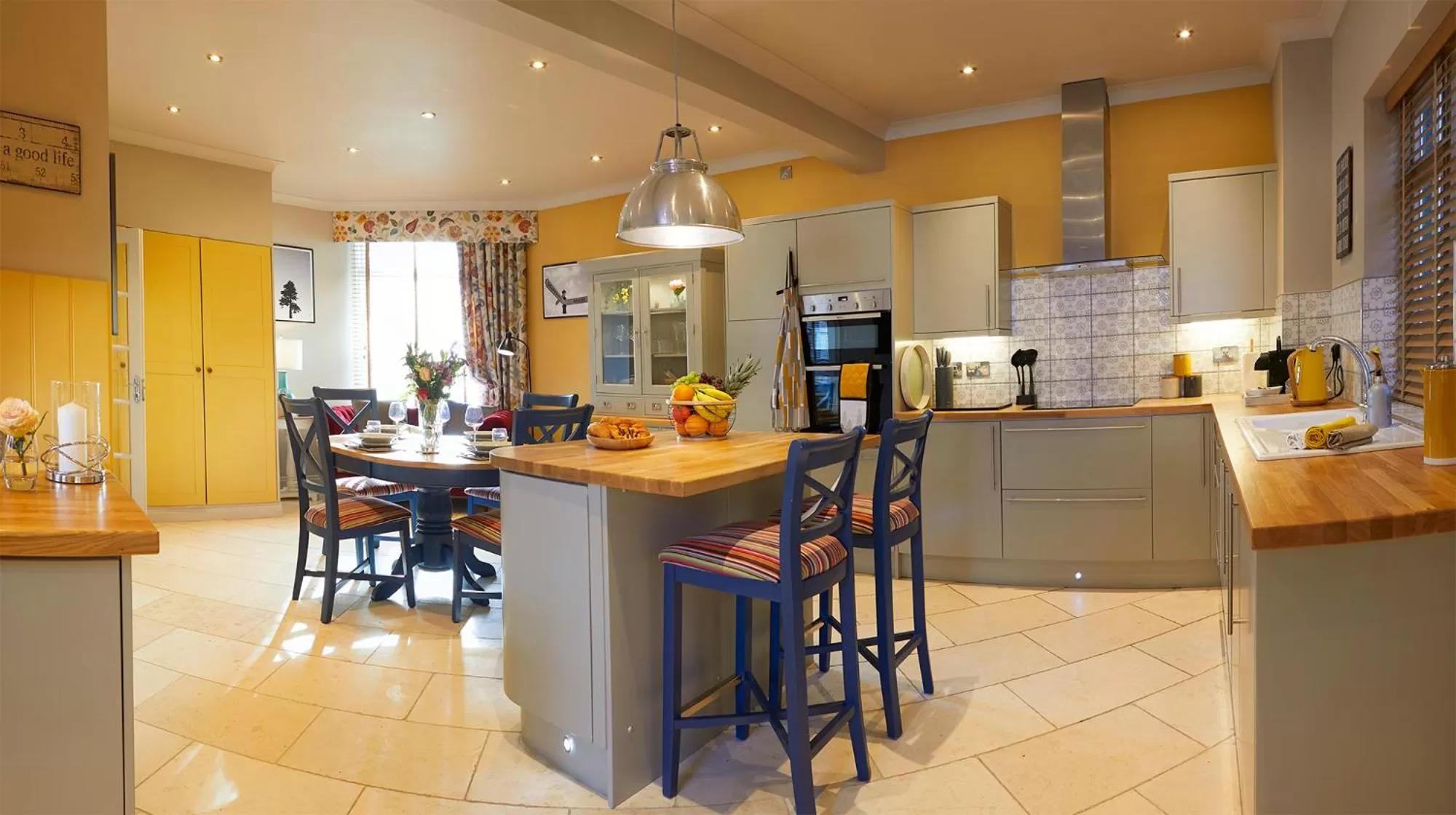 The Plough Inn & Cottages