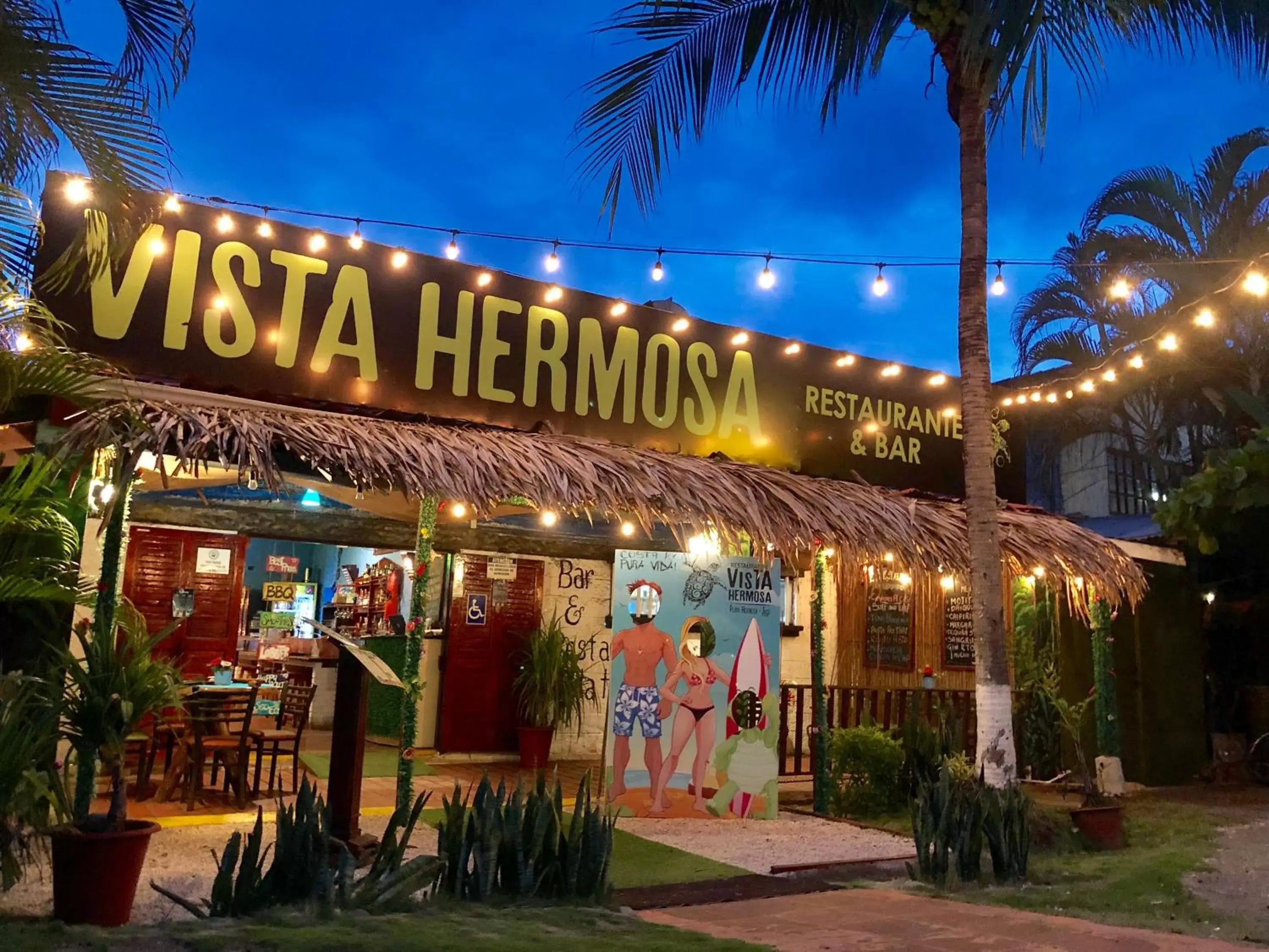 Restaurant/places to eat in Hotel Beachfront Vista Hermosa