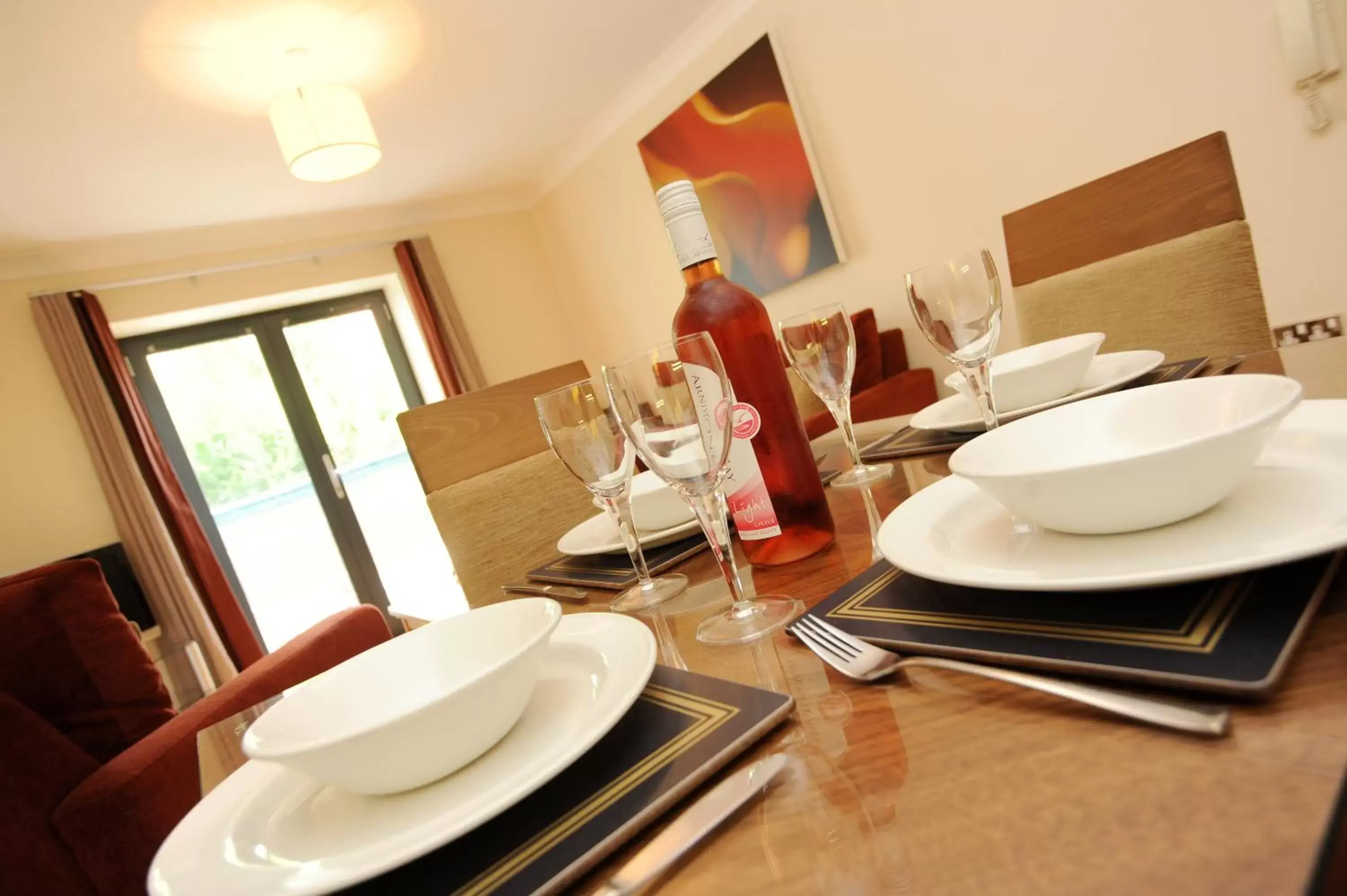 Dining area, Restaurant/Places to Eat in PREMIER SUITES Bristol Redcliffe