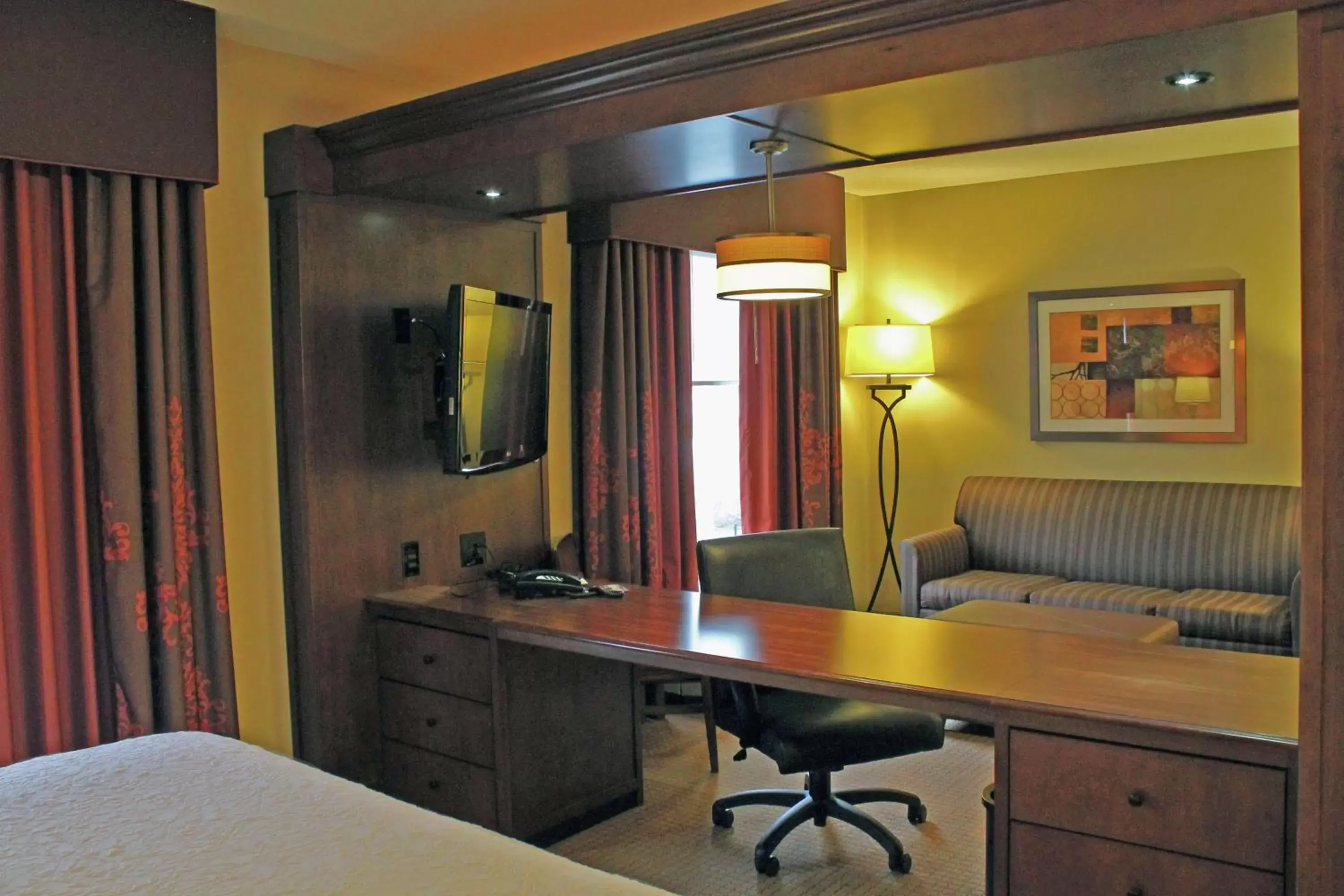 Bedroom, Seating Area in Hampton Inn & Suites - Saint Louis South Interstate 55