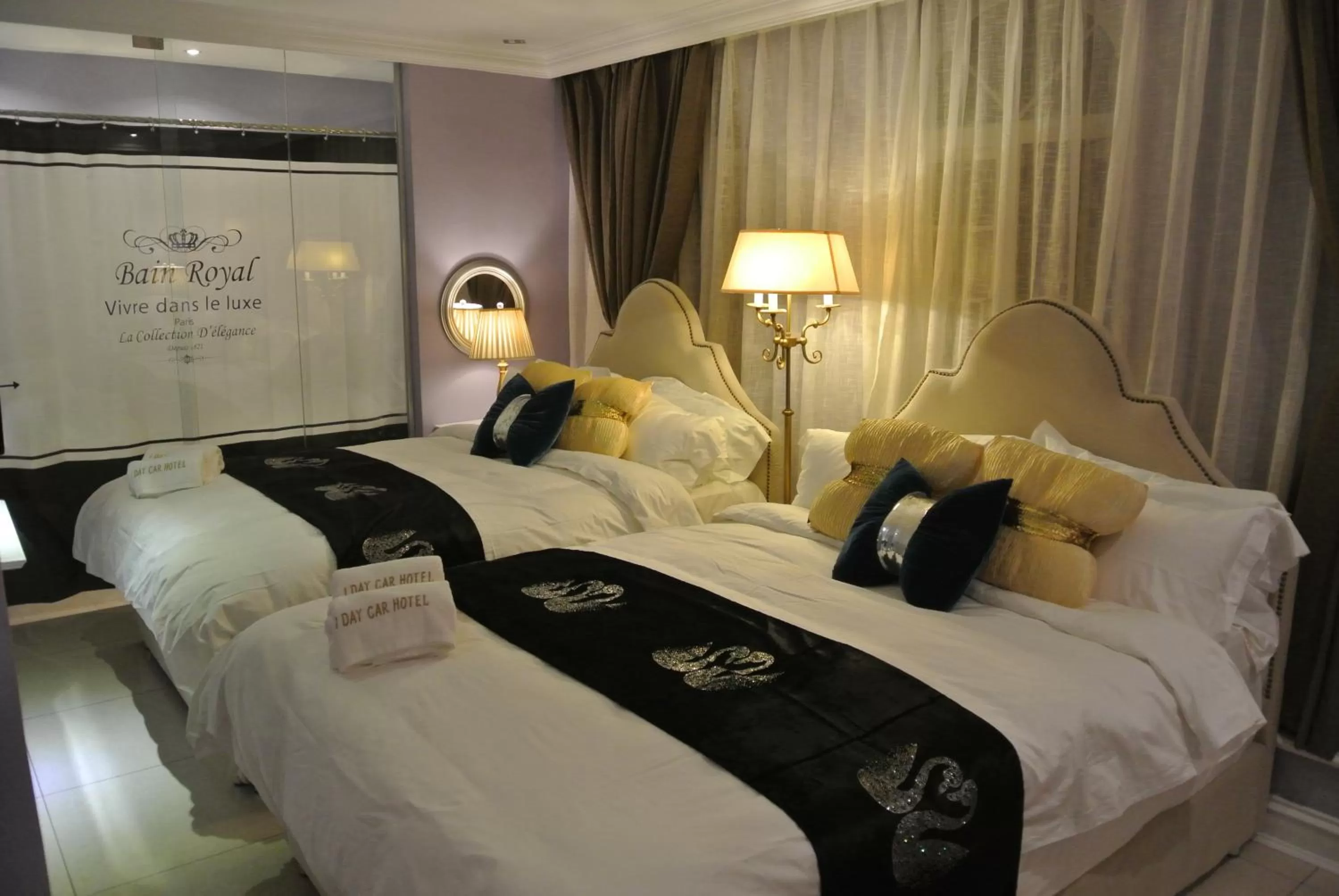 Bed in 1 Day Car Hotel Station 18