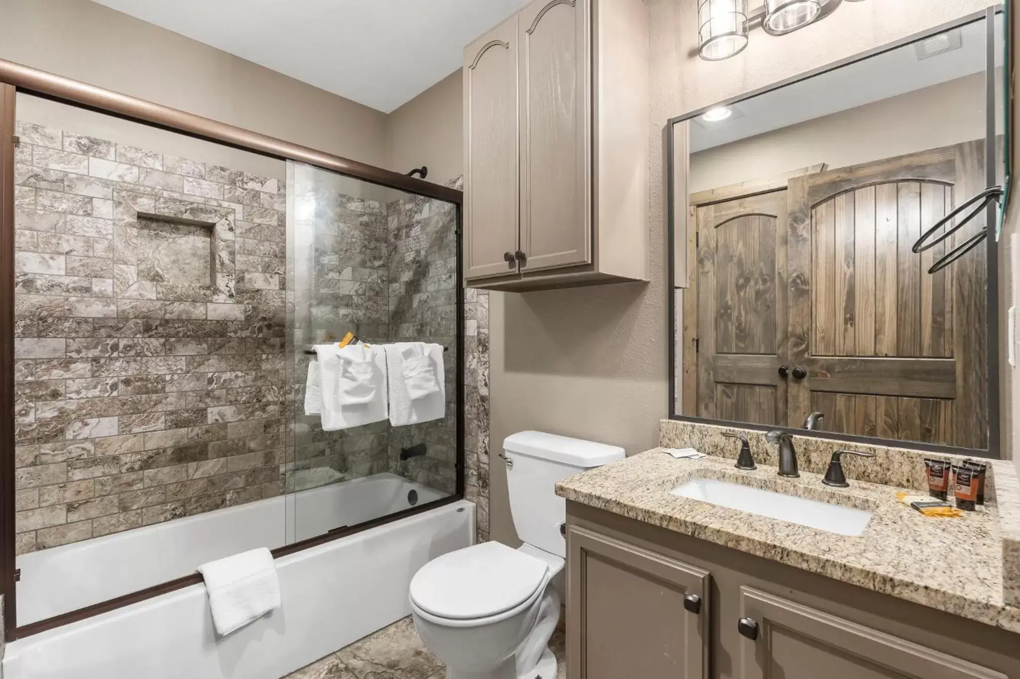 Bathroom in Table Rock Resorts at Indian Point