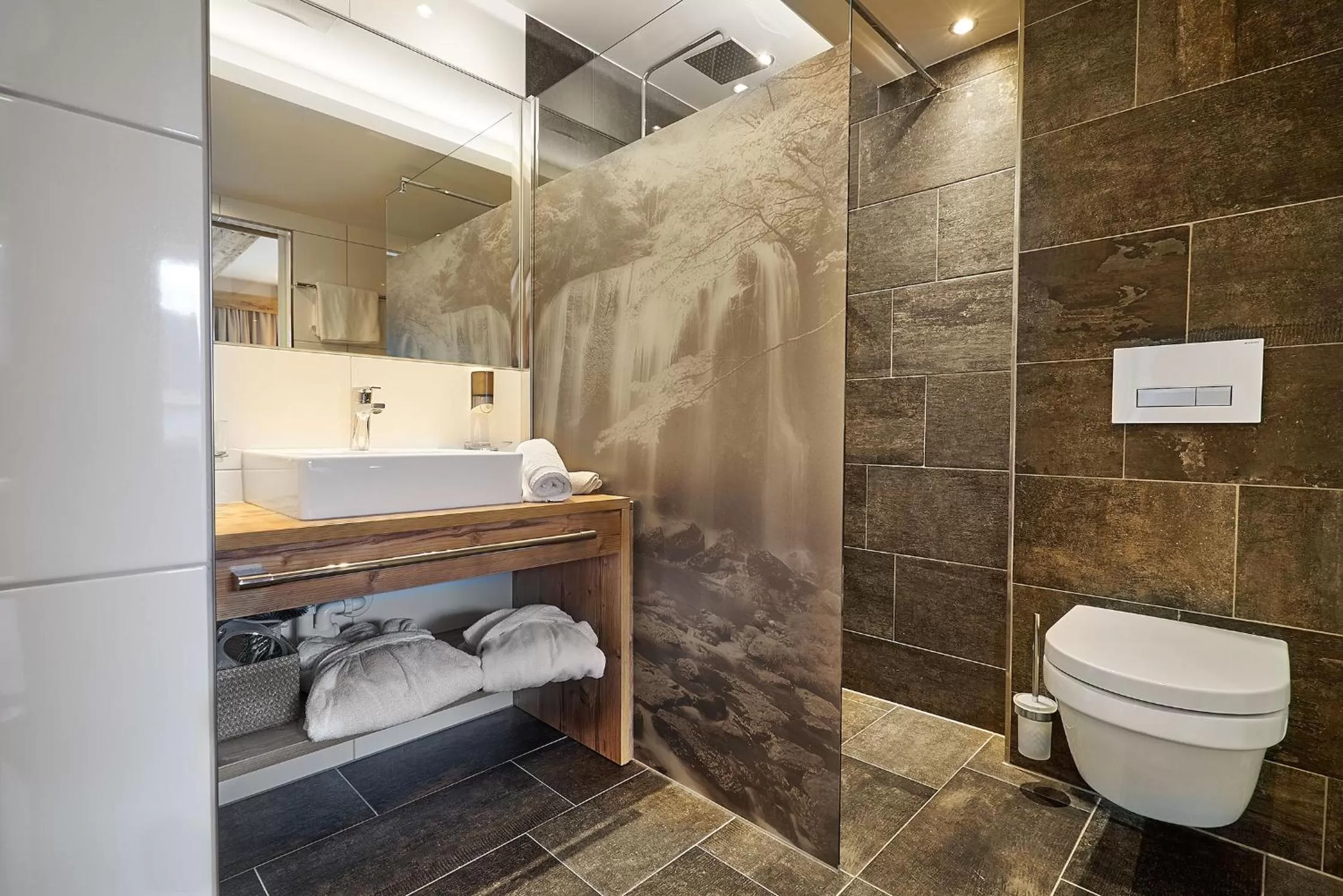 Photo of the whole room in Hotel Enzian