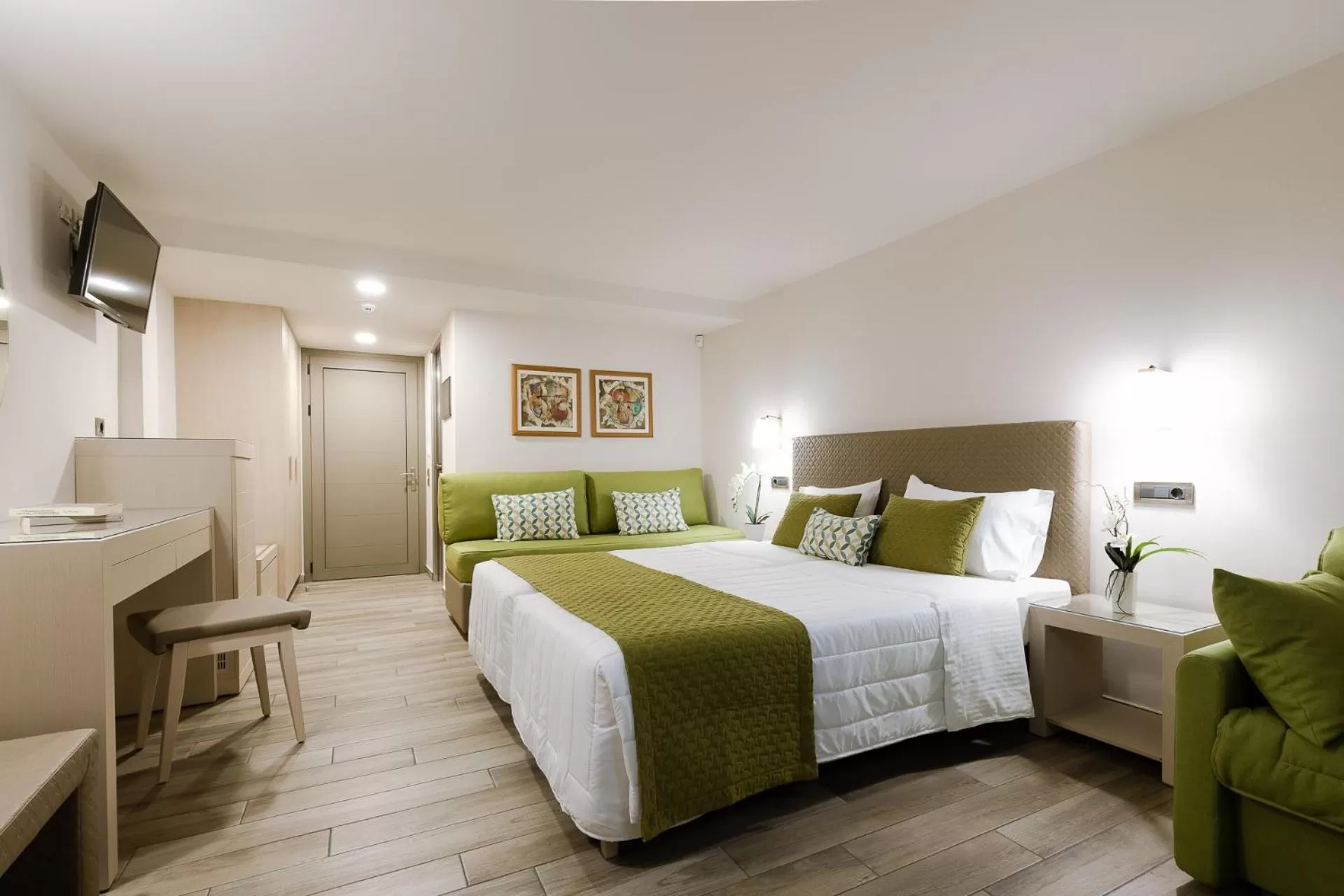 Photo of the whole room, Bed in Akti Taygetos - Conference Resort