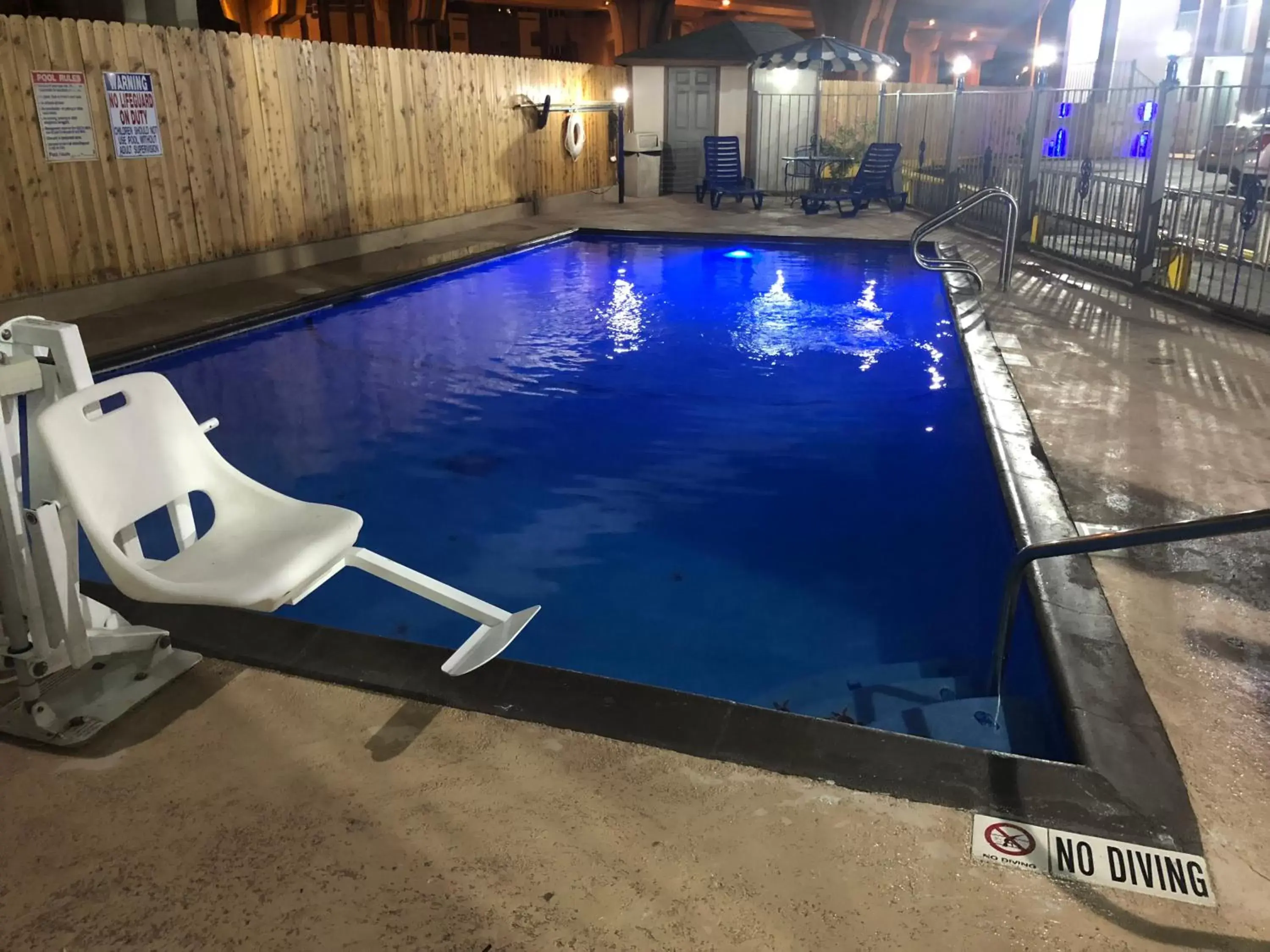 , Swimming Pool in Super 8 by Wyndham San Antonio Downtown / Museum Reach