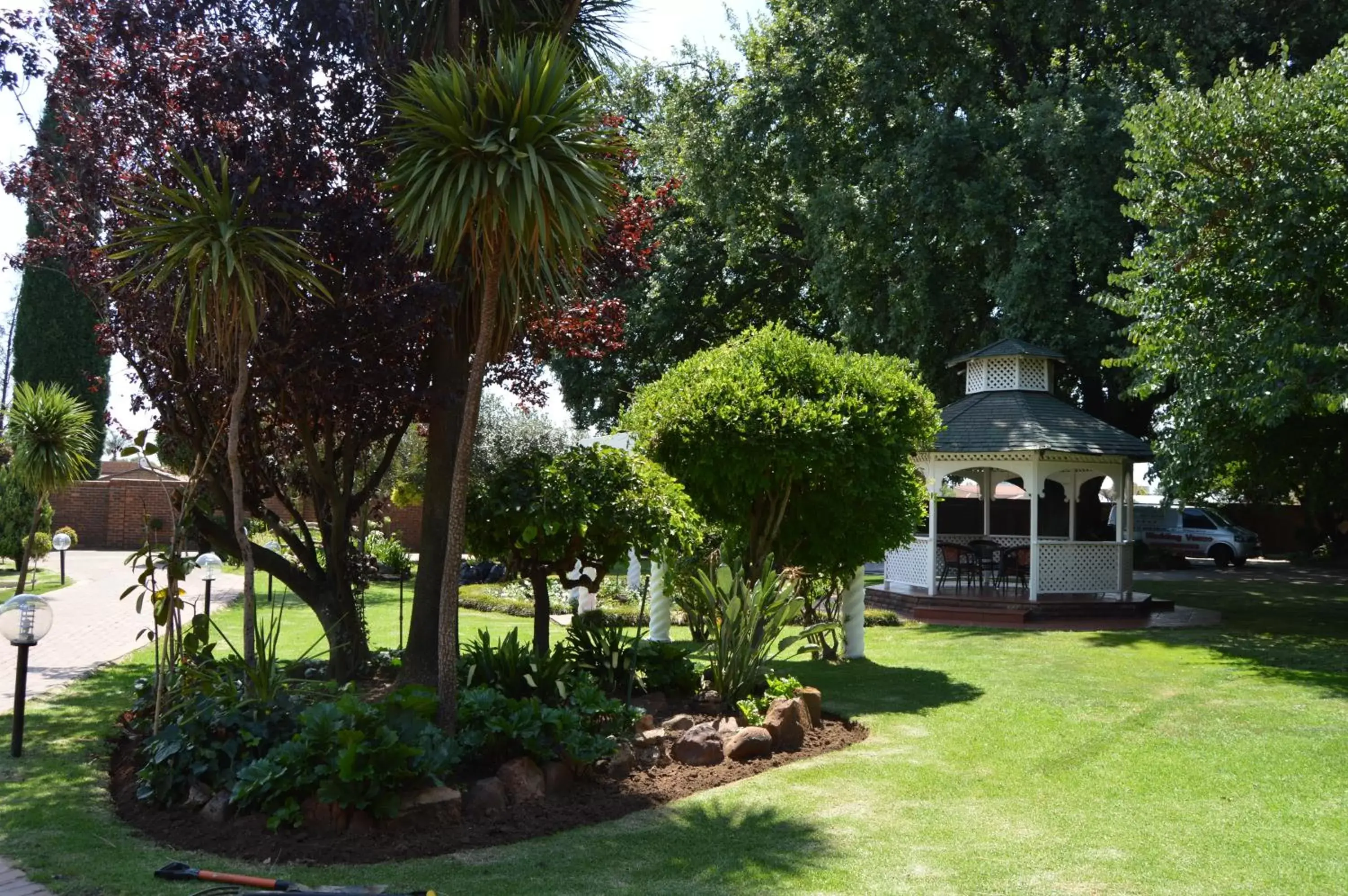 Garden in Airport Gardens Boutique Hotel