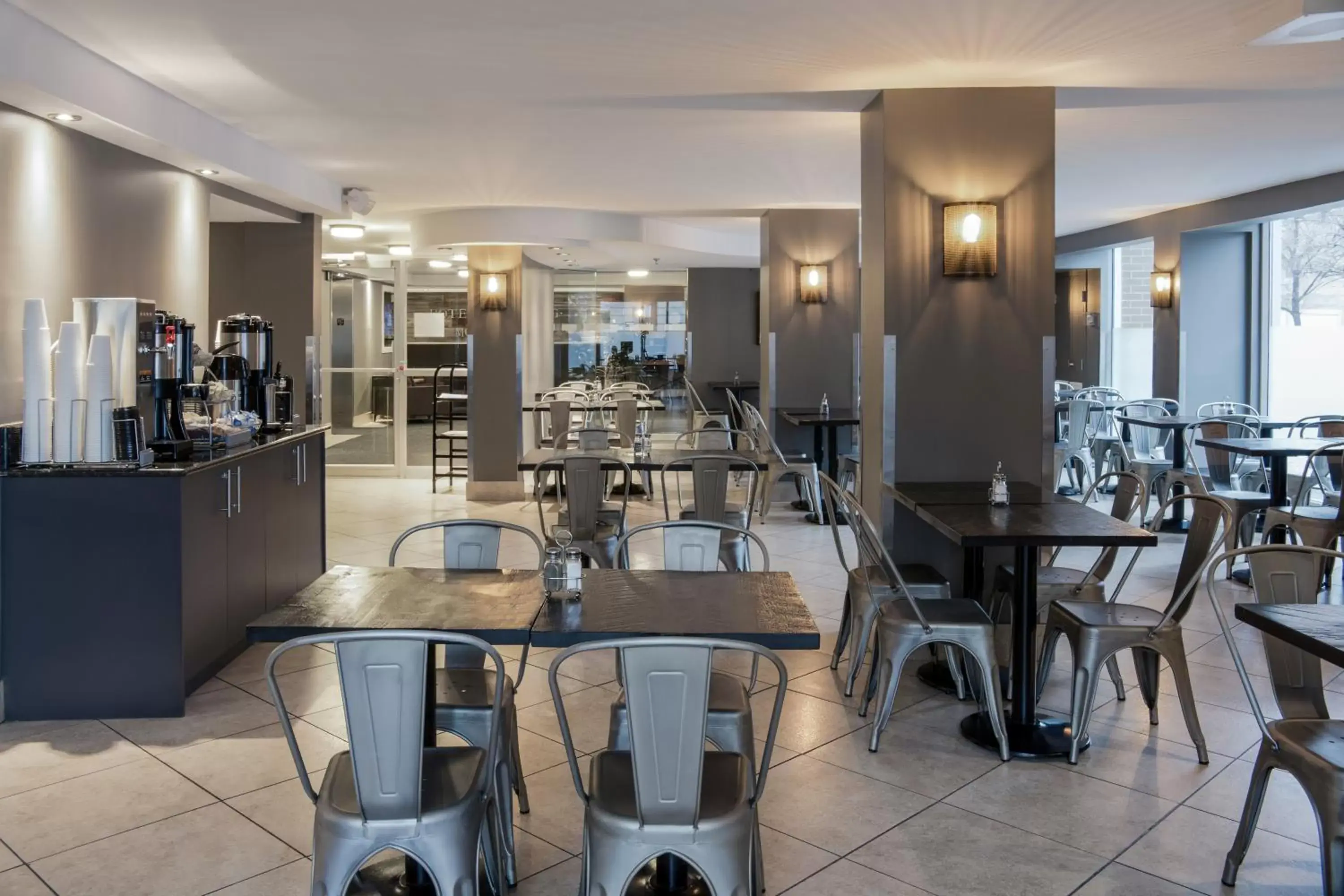 Buffet breakfast, Restaurant/Places to Eat in Hotel Faubourg Montreal Centre-Ville Downtown