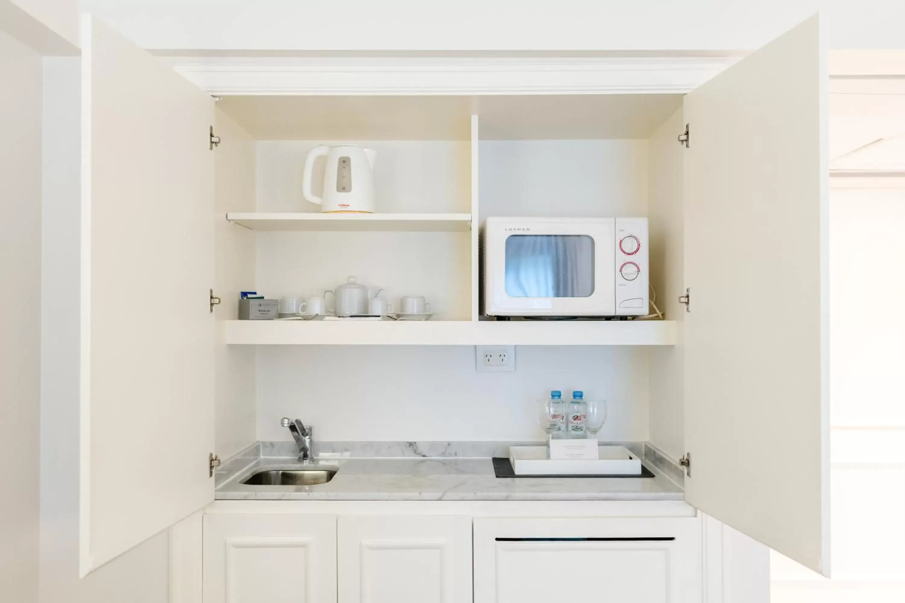 Kitchen or kitchenette, Kitchen/Kitchenette in Loi Suites Recoleta Hotel