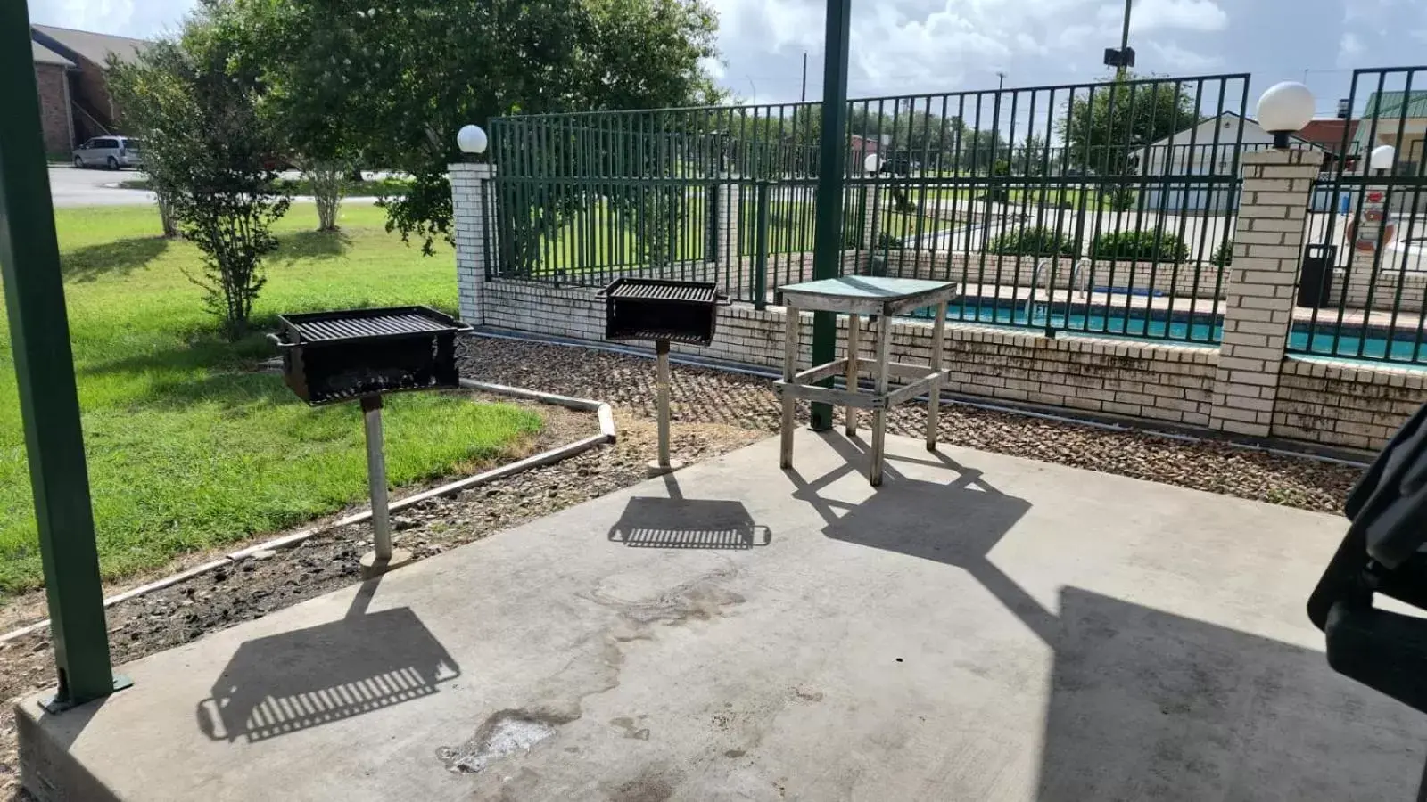 BBQ facilities in OYO Hotel Yoakum West