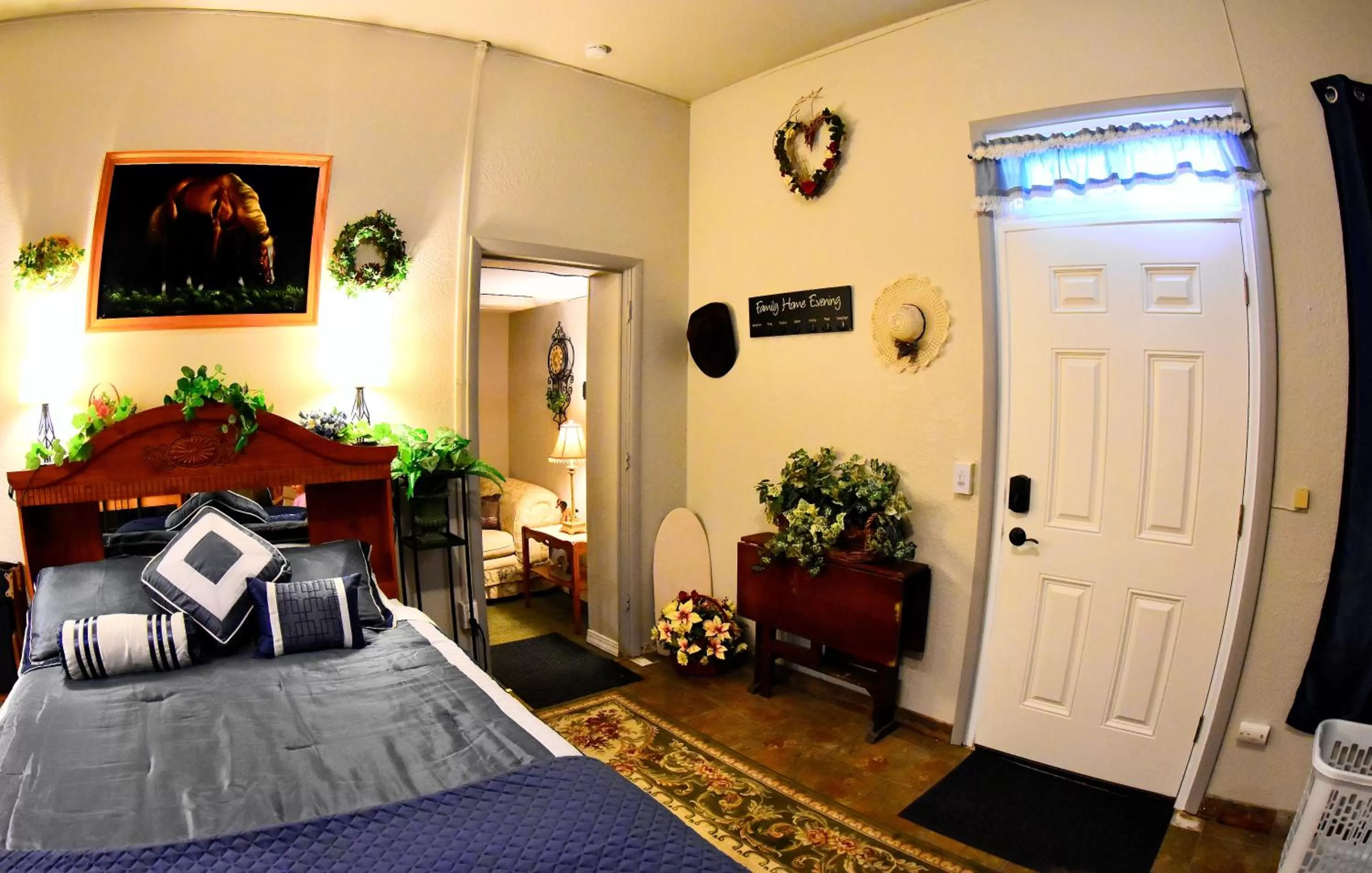 Photo of the whole room in Salmon River Inn