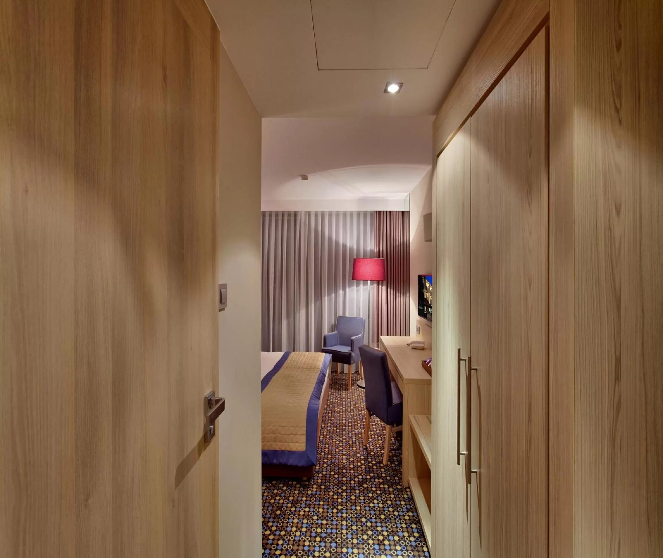 Bed in Bristol Art & Medical SPA