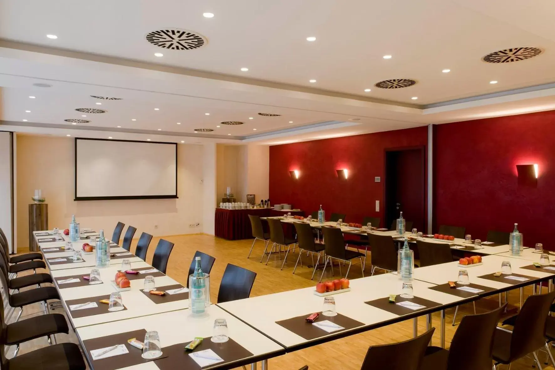 Business facilities in Hotel Gloria Superior