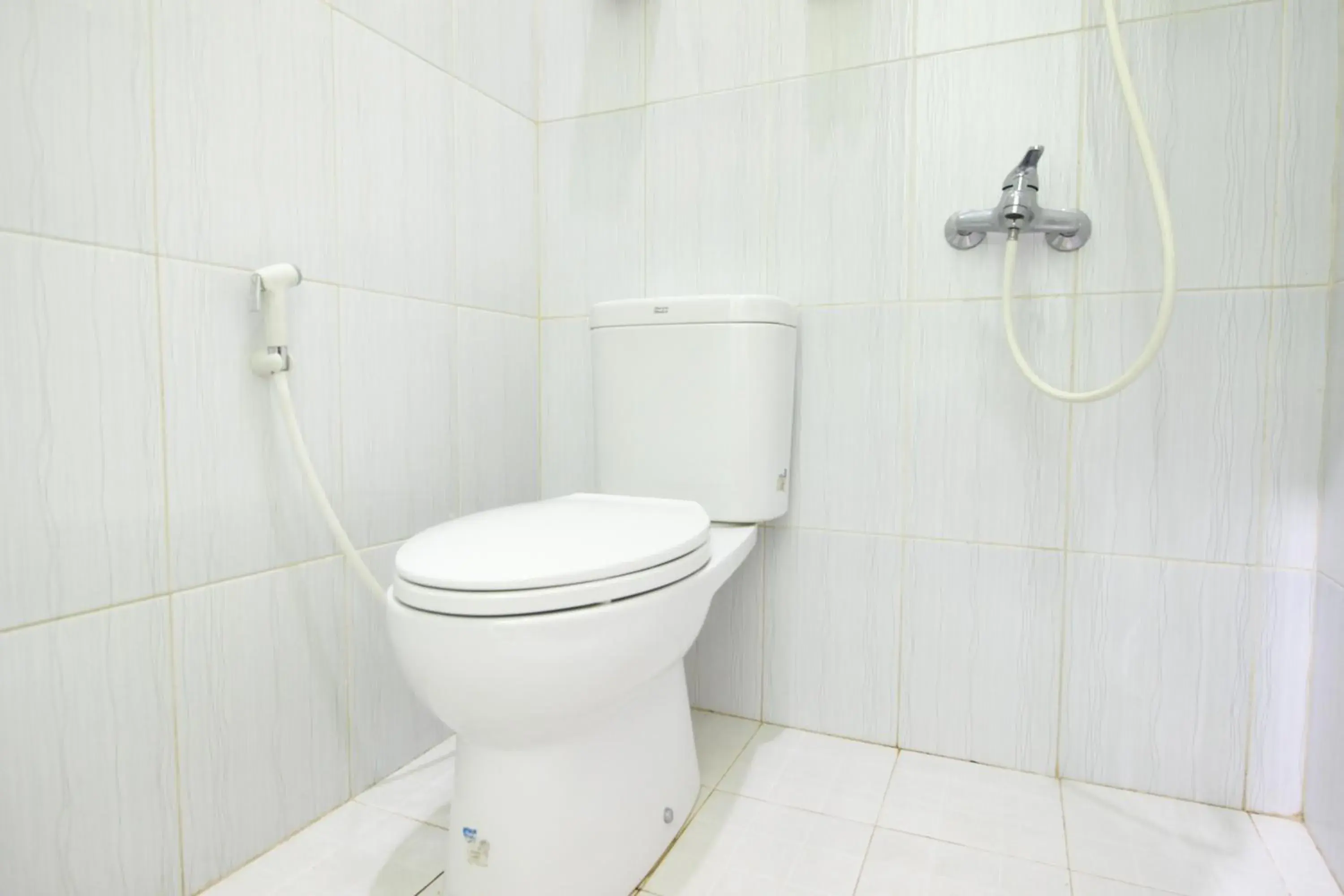 Bathroom in RedDoorz Plus near Taman Sari