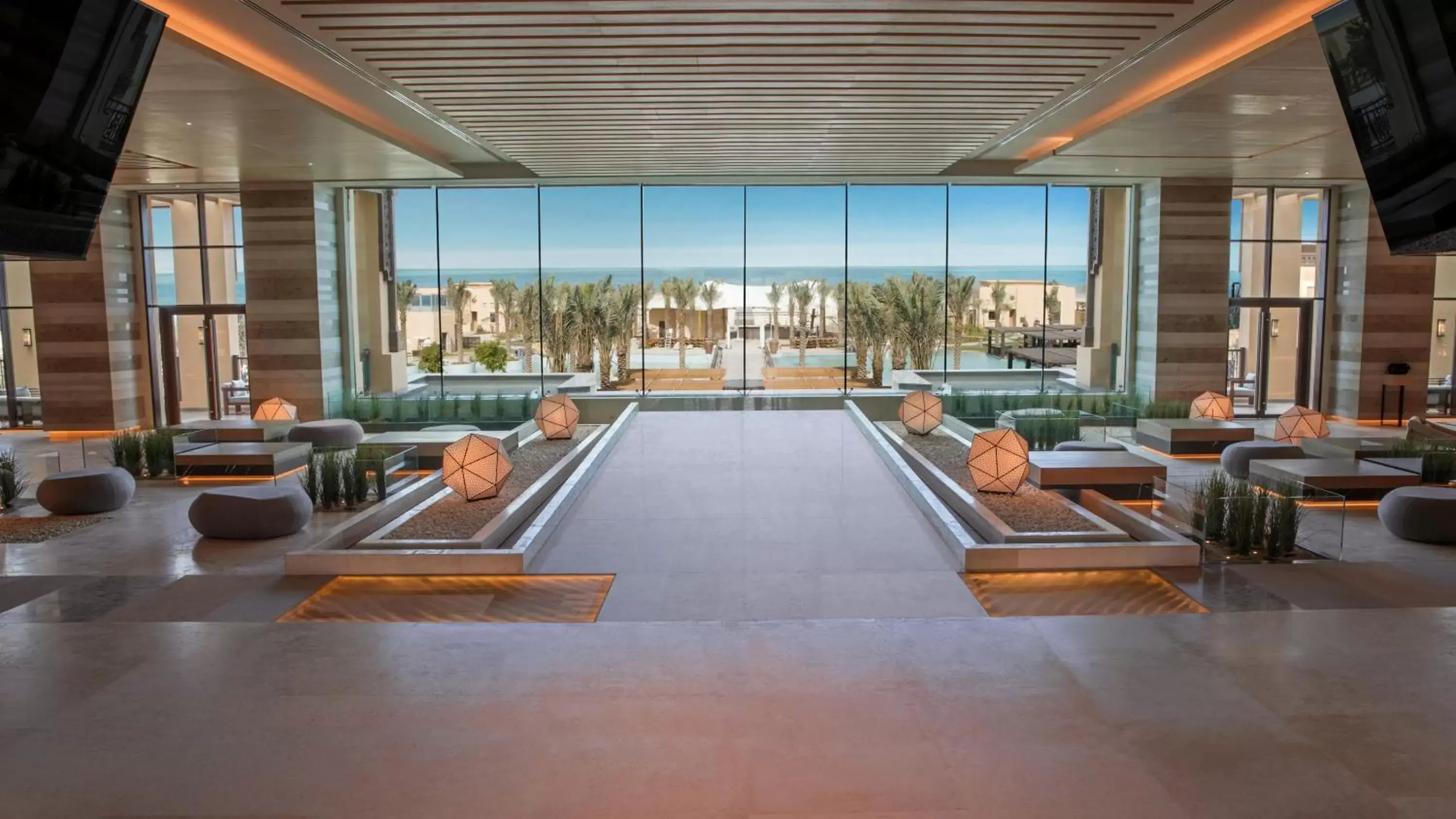 Lobby or reception in Saadiyat Rotana Resort and Villas