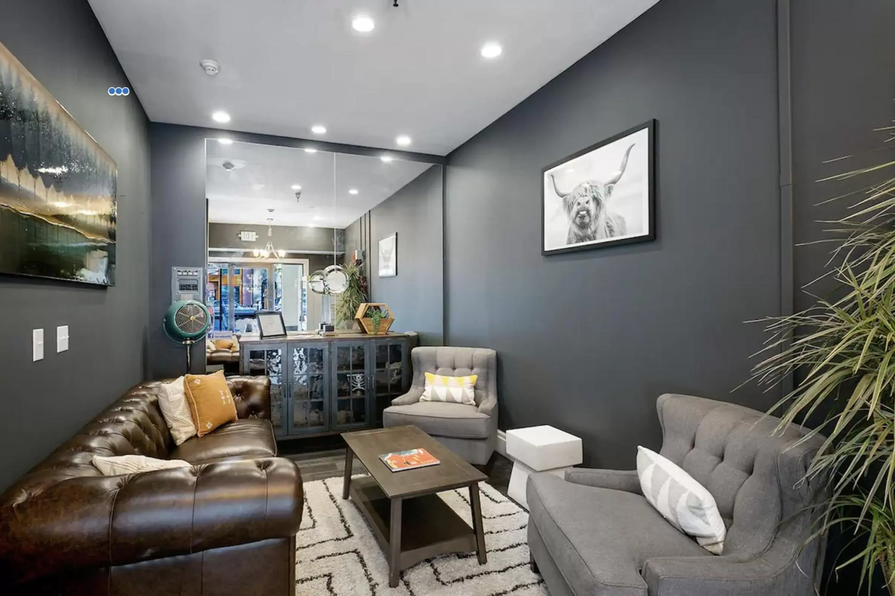 Seating area, Lobby/Reception in Kasa The Oxford Apartments Seattle