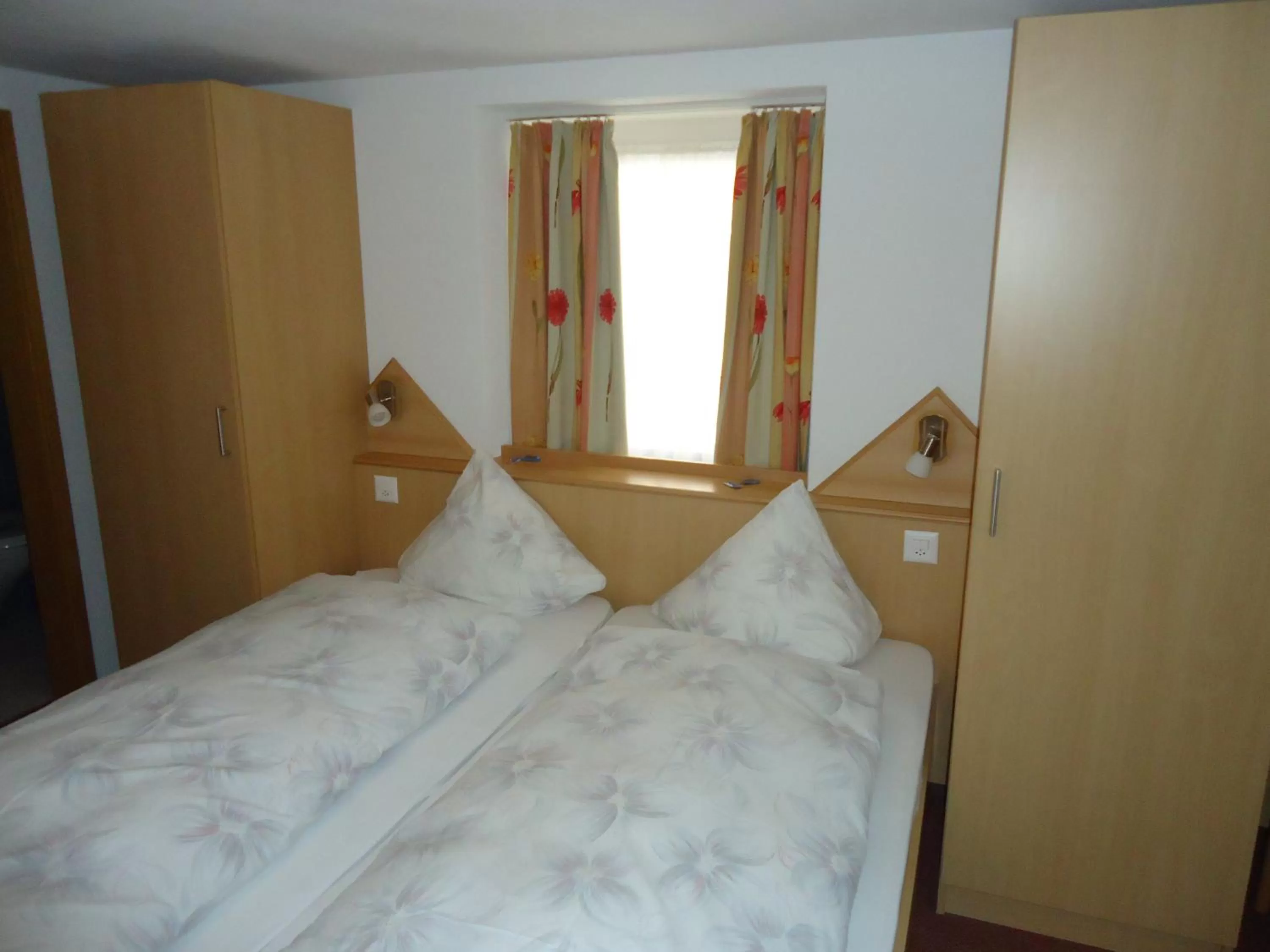 Photo of the whole room, Bed in Hotel Monte-Moro