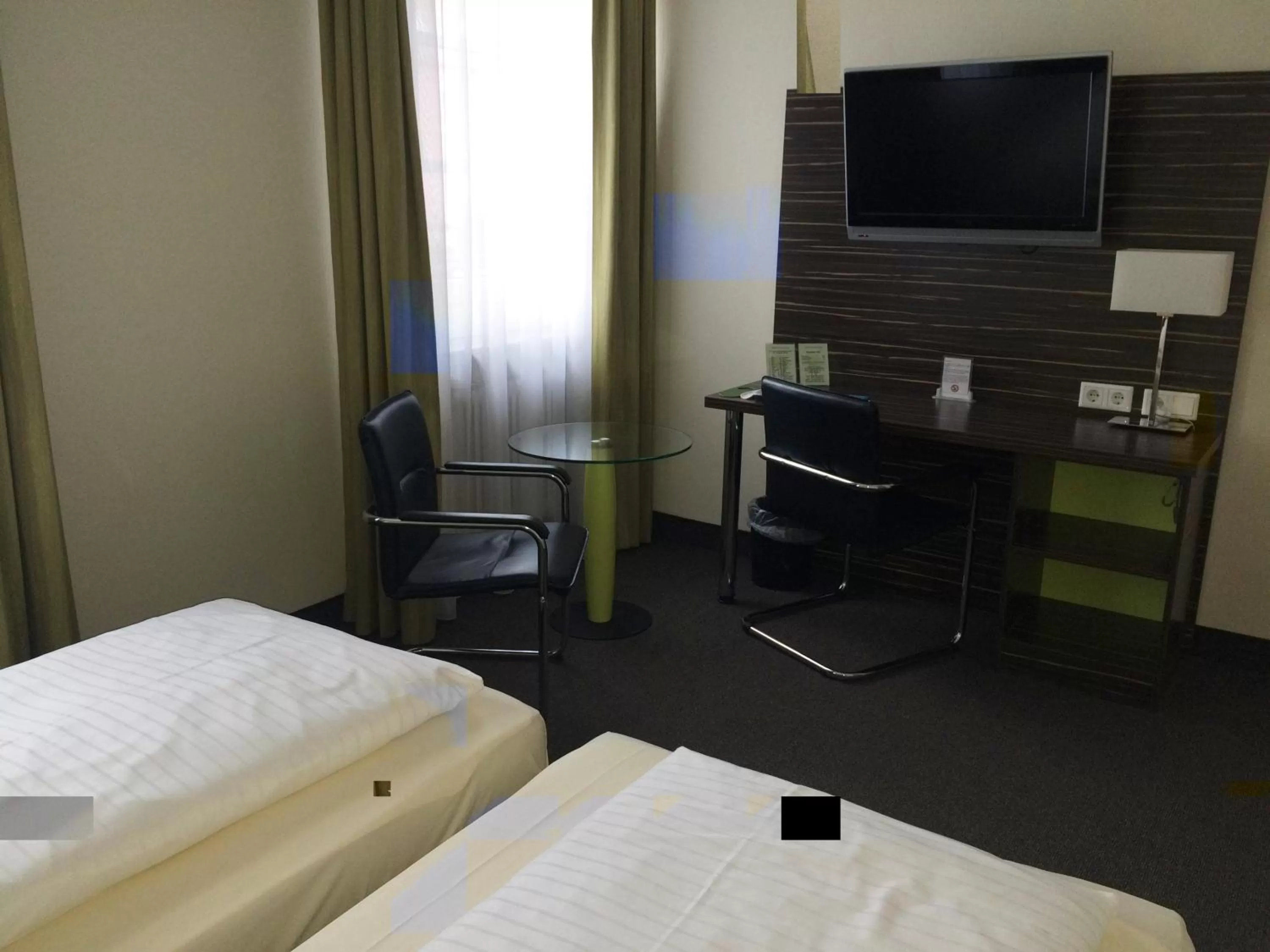 Photo of the whole room, Bed in Behringers City Hotel Nürnberg