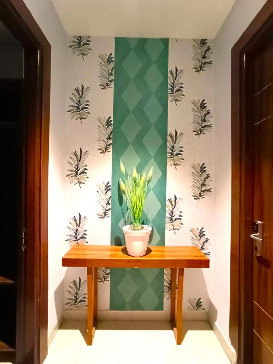 Dining Area in RONTA WORLD HOTELS