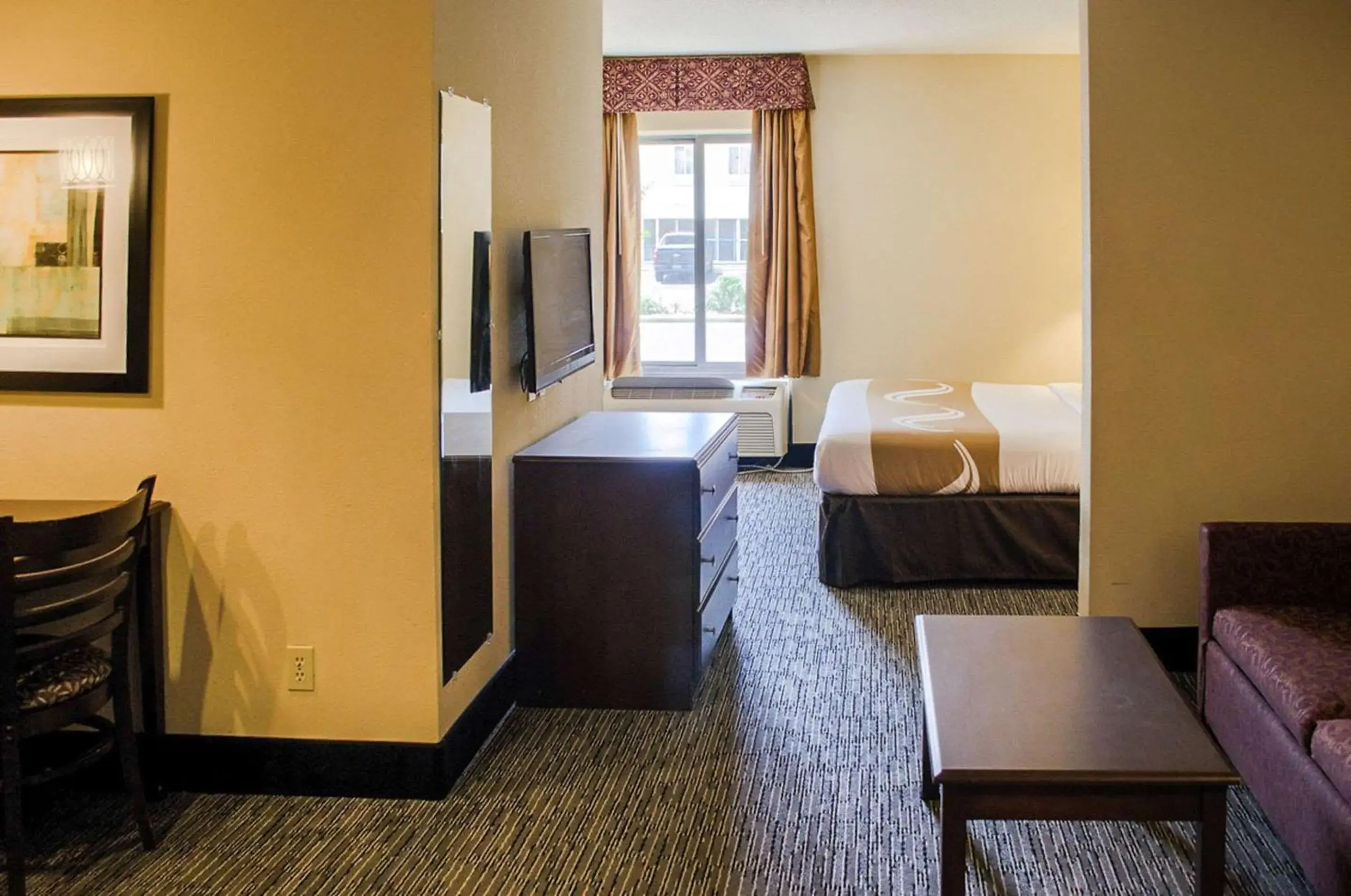 Photo of the whole room, Seating Area in Quality Inn & Suites at Airport Blvd I-65