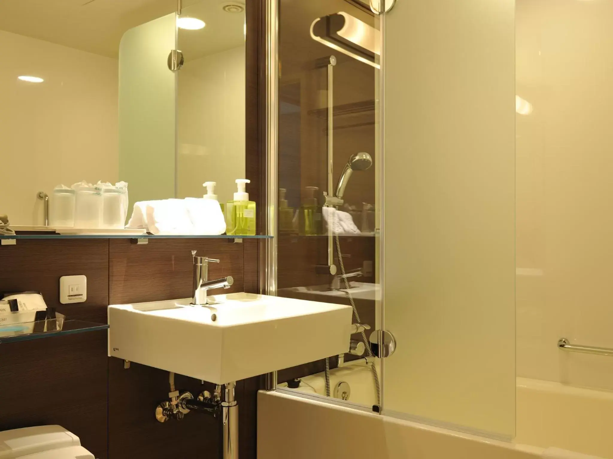 Bathroom in Hotel Granvia Hiroshima Bathroom in Hotel Granvia Hiroshima