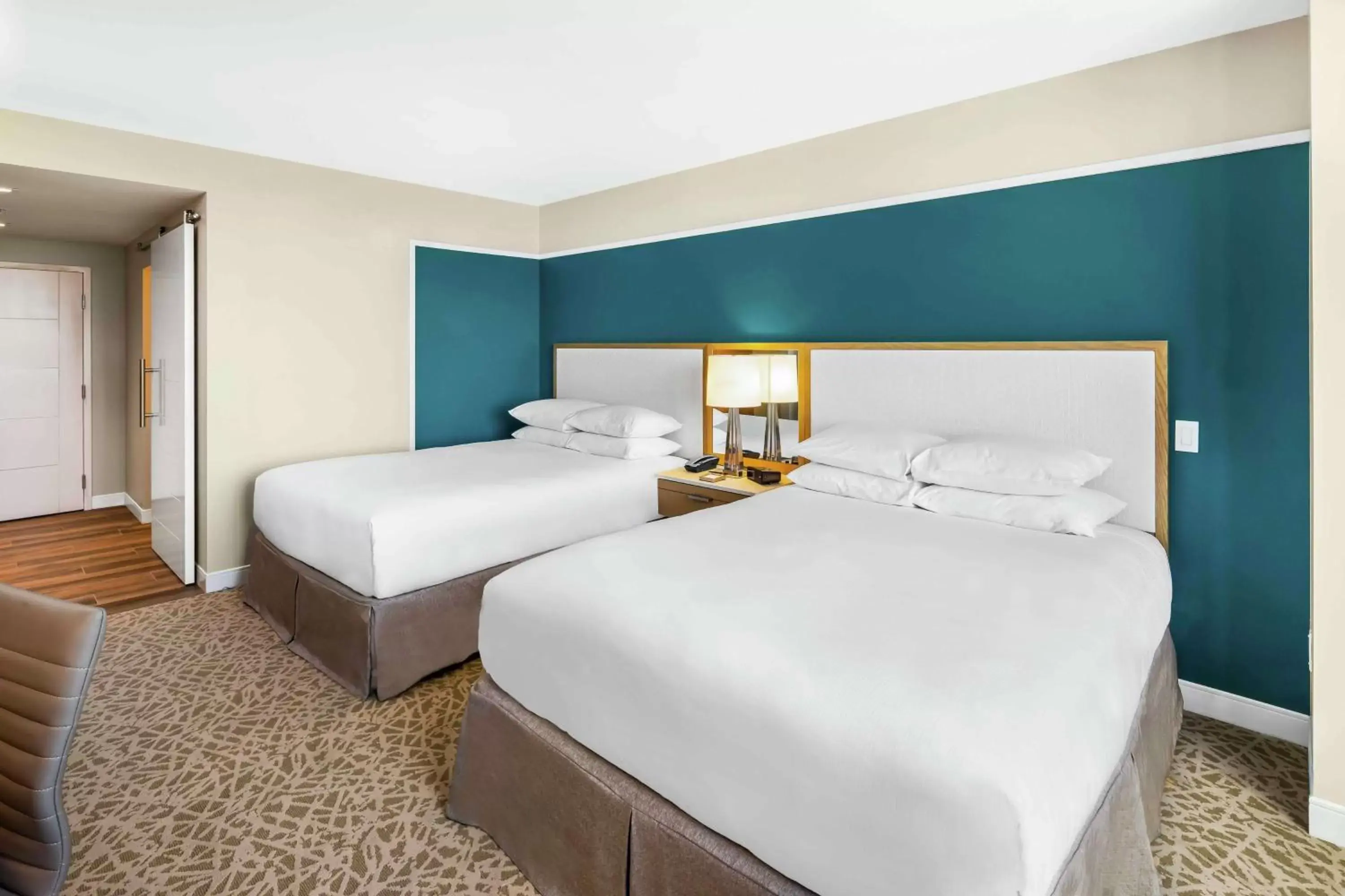 Photo of the whole room, Bed in Hilton Miami Dadeland