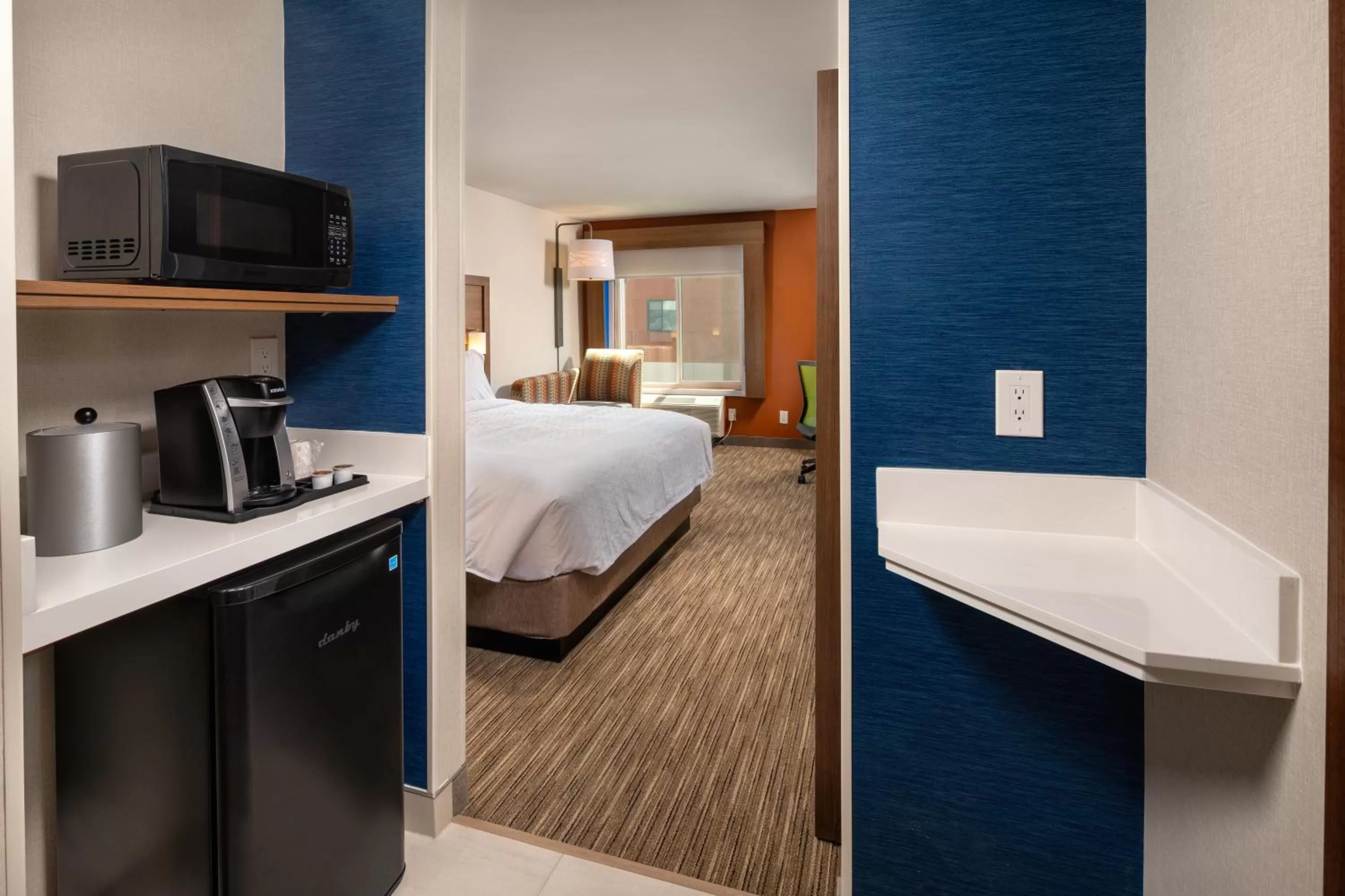 Bed in Holiday Inn Express & Suites Chatsworth by IHG