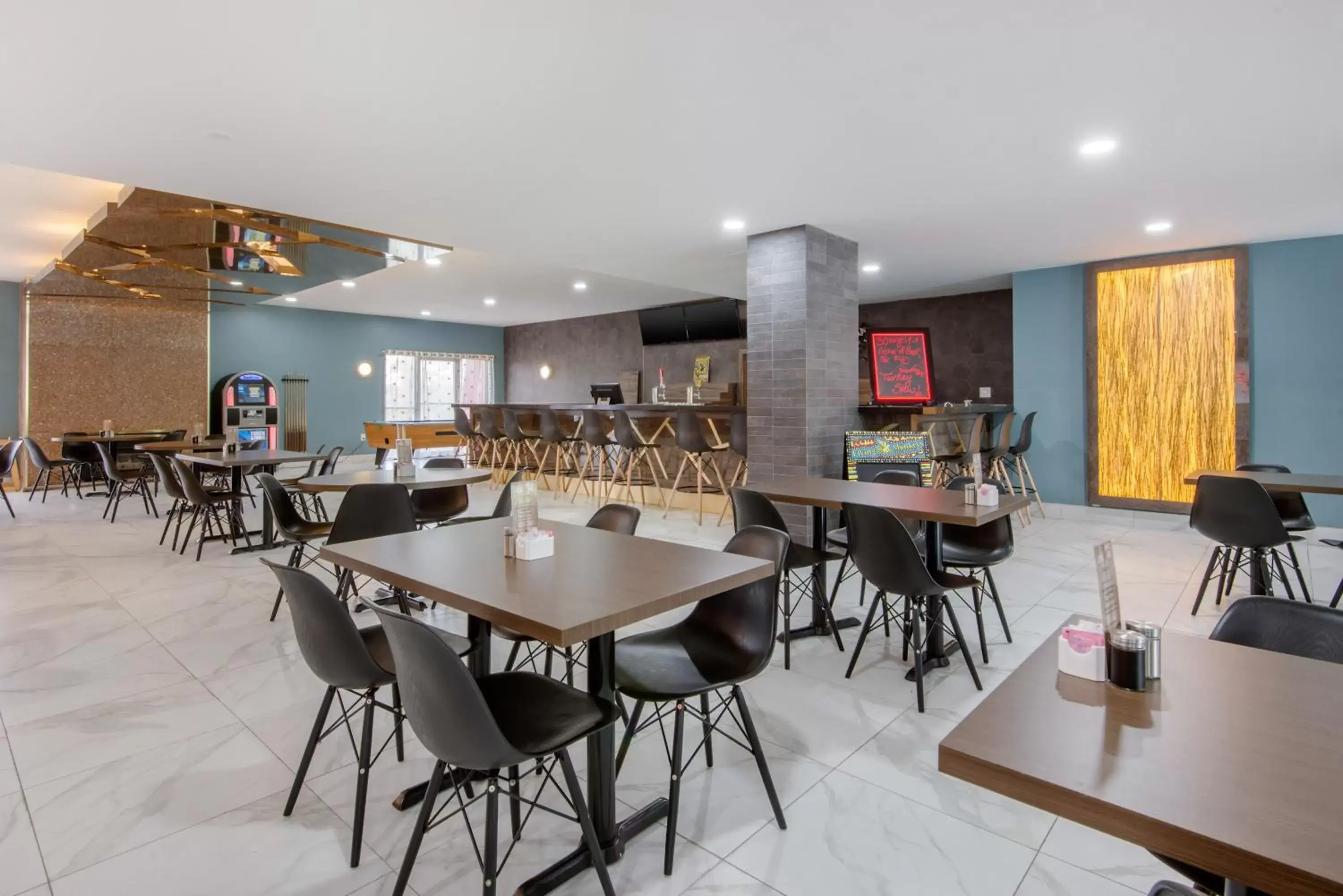 Breakfast in Quality Inn & Conference Centre Breakfast in Quality Inn & Conference Centre