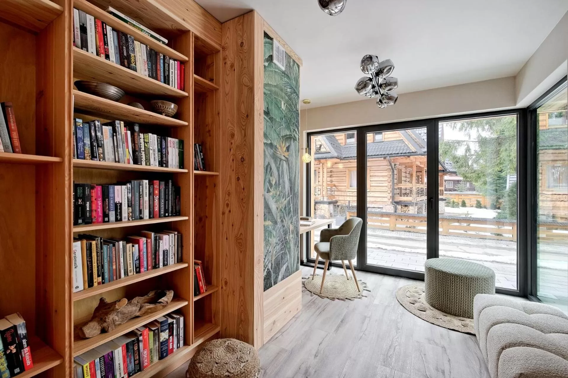 Library in Harda House Friends & Spa