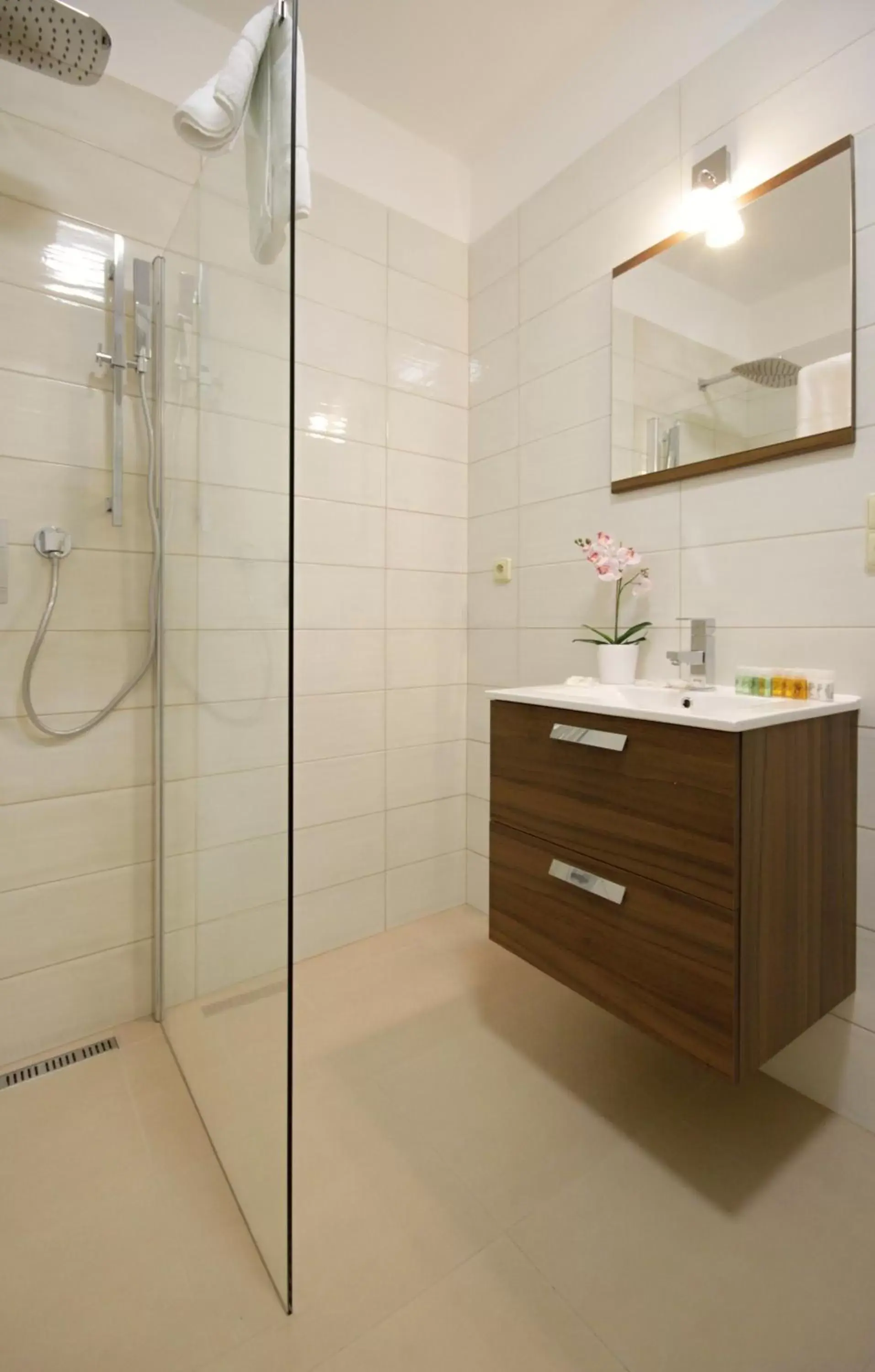 Bathroom in Alveo Suites Bathroom in Alveo Suites