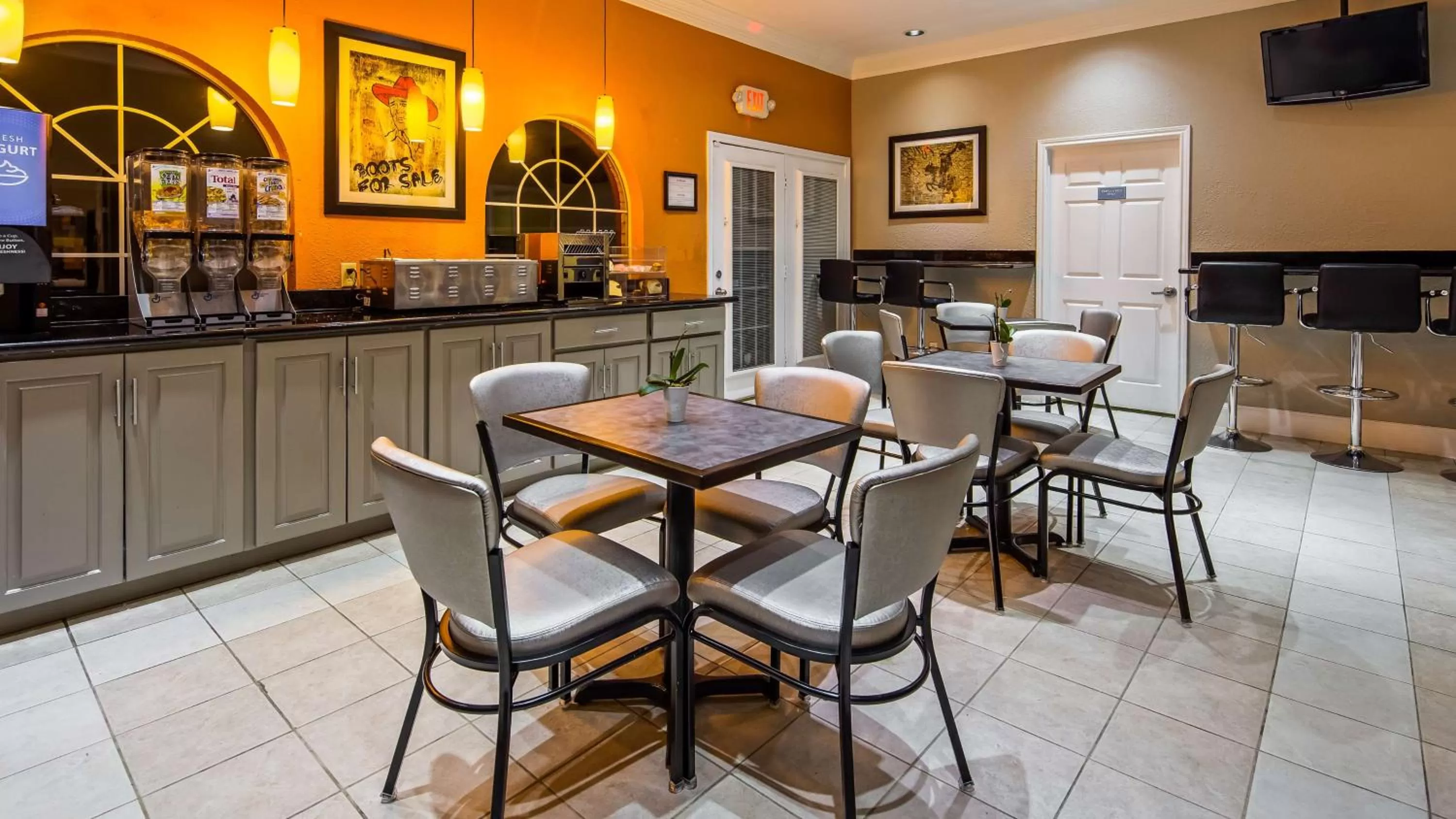 Restaurant/places to eat in Bestway Inn